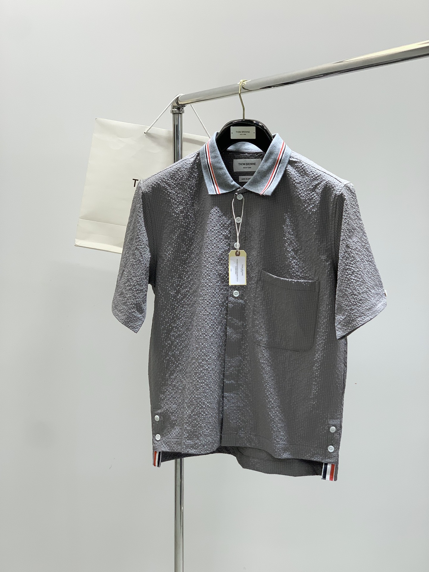 NO:446901,Clothes, shorts, Thom Browne Tom Brown, the latest summer products, fashionable and casual suits, the counter is available at the same time, original singles, imported original fabric, excellent comfort, top-level printing craft letter pattern logo, extremely high grade, calm and versatile, handsome and stylish, digits 1-4, thom browne, shorts, alexander wang19860909衣服,短裤,Thom Browne 汤姆·布朗 ,夏季最新品,时尚休闲套装,专柜同步有售,原单狠货,采用进口原版面料,舒适度极佳,顶级印花工艺字母图案logo,档次极高,从容百搭,上身帅气有型,码数1-4,,thom browne,shorts,alexander wang,Men's clothing