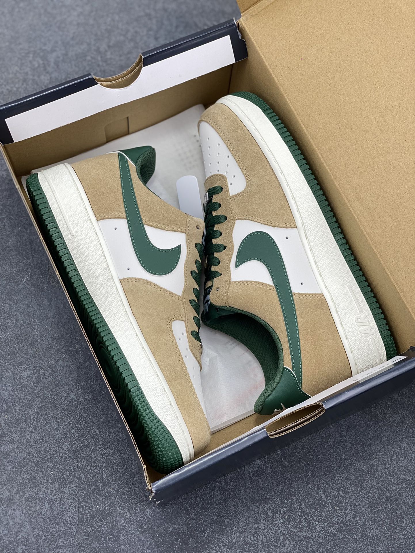 图片[9]-Nike Air Force 1 Low 灰白棕 原楦头原纸板 打造纯正空军版型 专注外贸渠道 全掌内置蜂窝气垫 原盒配件 原厂中底钢印、拉帮完美 货号：FQ8714-203 尺码：36 36.5 37.5 38 38.5 39 40 40.5 41 42 42.5 43 44 44.5 45-选品中心