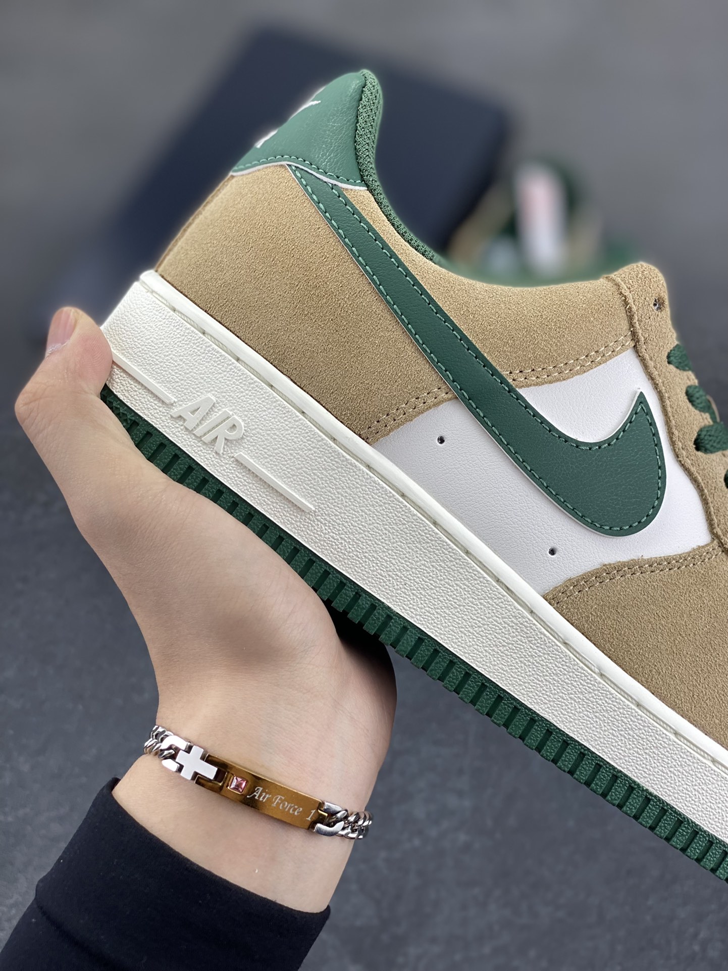 图片[6]-Nike Air Force 1 Low 灰白棕 原楦头原纸板 打造纯正空军版型 专注外贸渠道 全掌内置蜂窝气垫 原盒配件 原厂中底钢印、拉帮完美 货号：FQ8714-203 尺码：36 36.5 37.5 38 38.5 39 40 40.5 41 42 42.5 43 44 44.5 45-选品中心