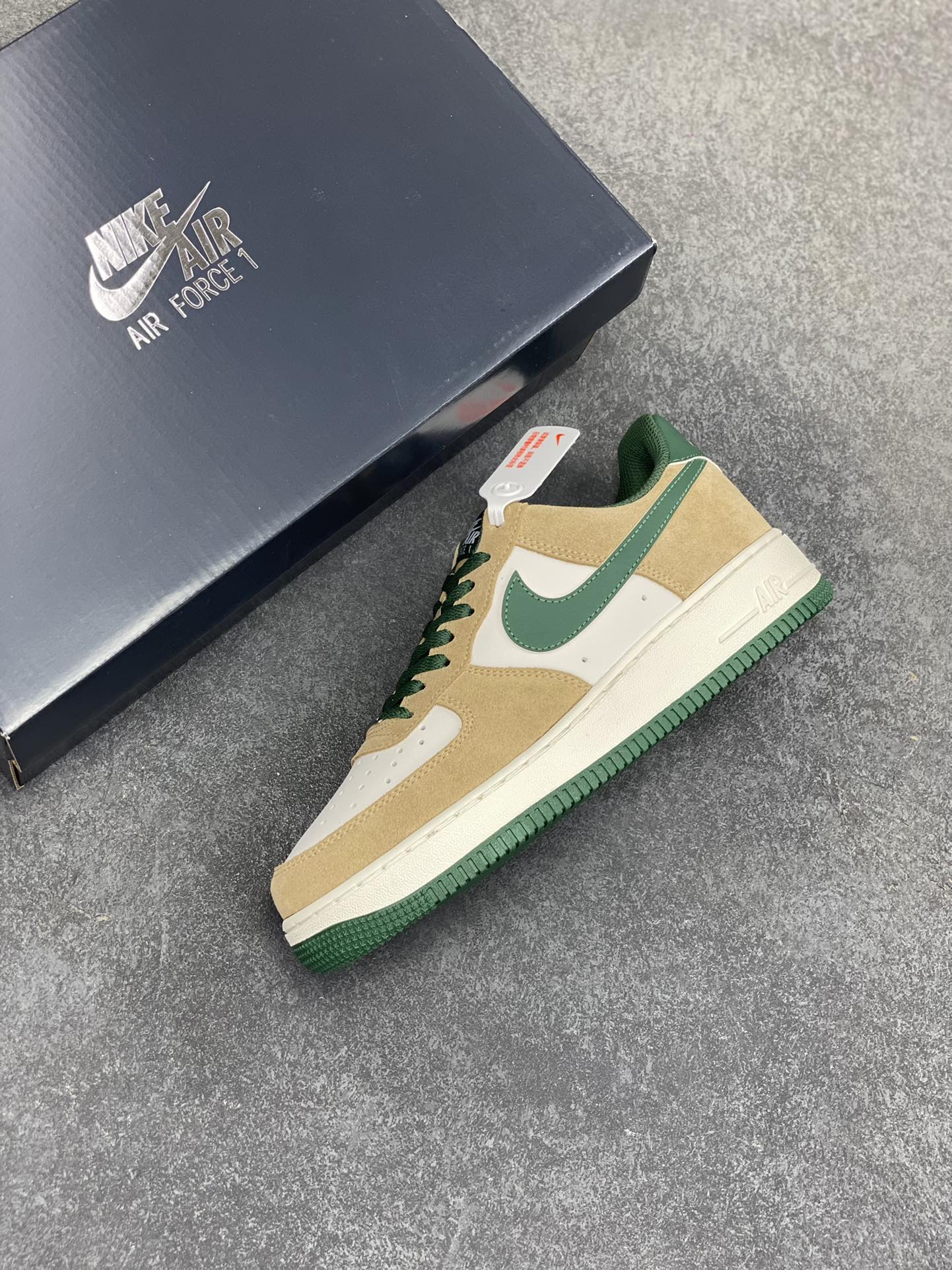 图片[7]-Nike Air Force 1 Low 灰白棕 原楦头原纸板 打造纯正空军版型 专注外贸渠道 全掌内置蜂窝气垫 原盒配件 原厂中底钢印、拉帮完美 货号：FQ8714-203 尺码：36 36.5 37.5 38 38.5 39 40 40.5 41 42 42.5 43 44 44.5 45-选品中心