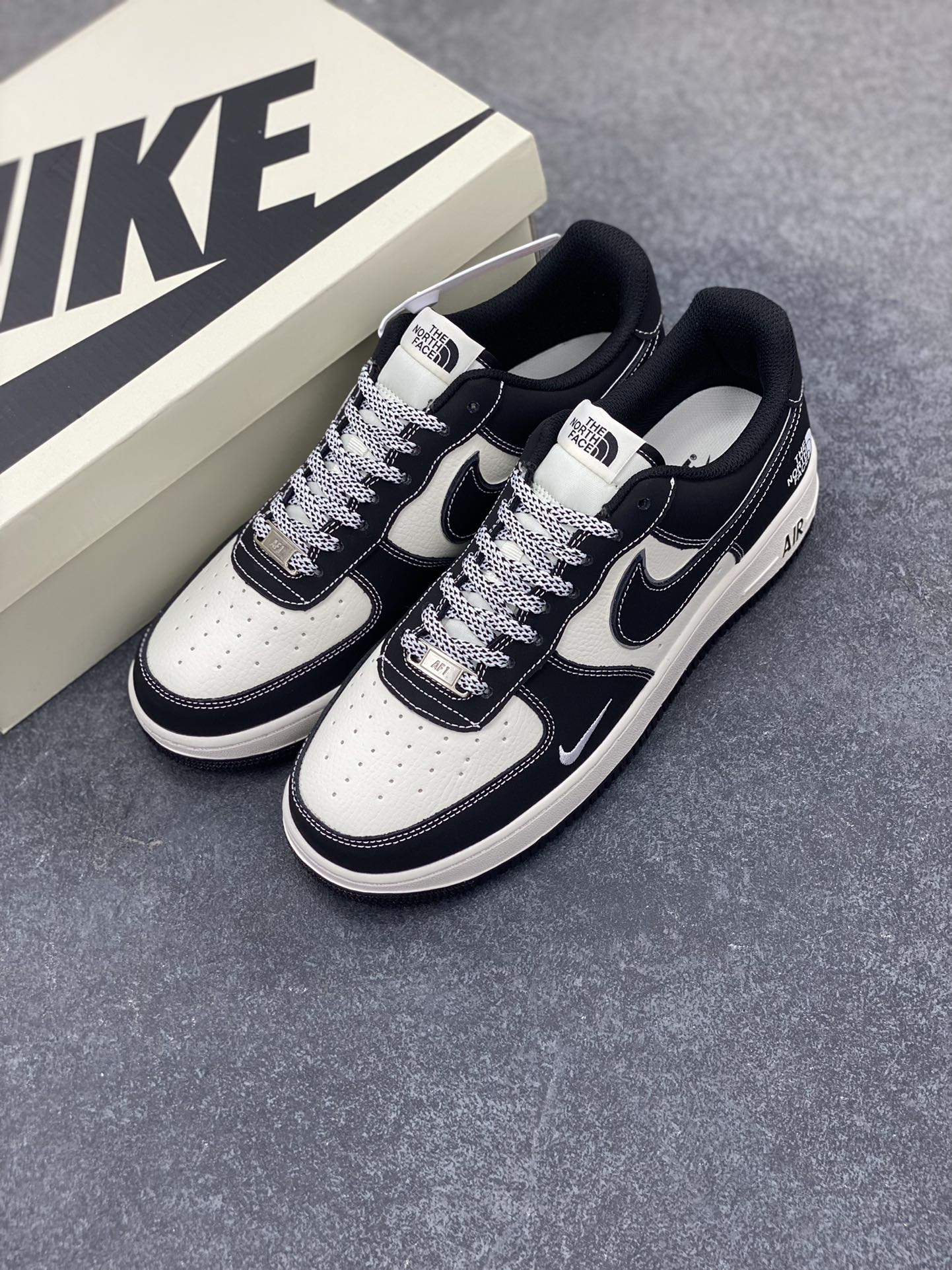 图片[8]-Nike Air Force 1 Low 空军一号低帮百搭休闲运动板鞋。柔软、弹性十足的缓震性能和出色的中底设计，横跨复古与现代的外型结合，造就出风靡全球三十多年的Force 1，直到今天还深受青睐。 货号：SJ1198-101 尺码：36 36.5 37.5 38 38.5 39 40 40.5 41 42 42.5 43 44 44.5 45-选品中心