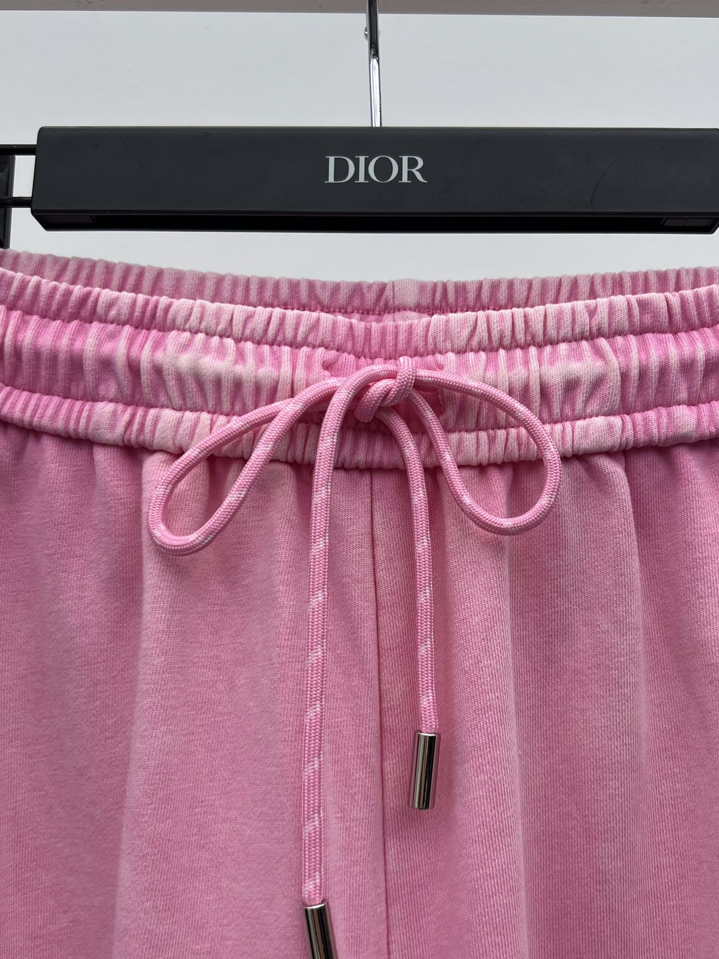 “Stylish Single-Handed Female Suit with Large Pocket Panty and Branded Decoration” - 图片 4