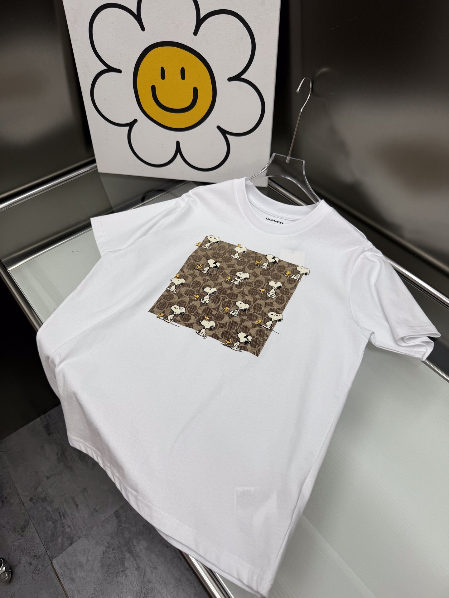 Coach Snoopy T-Shirt de Manga Corta con Estampado para Hombre y Mujer 4 i1749561741 9213 2