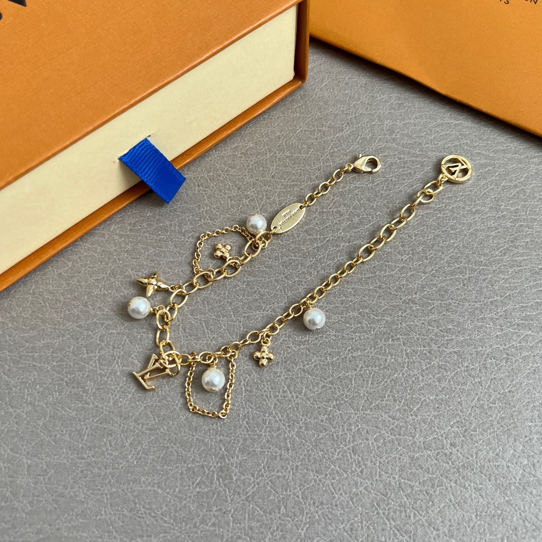 【】LV 手链🔹🔹Louis Vuitton 路易威登🔹专柜一致材质 火爆款出货 设计独特 复古前卫 男