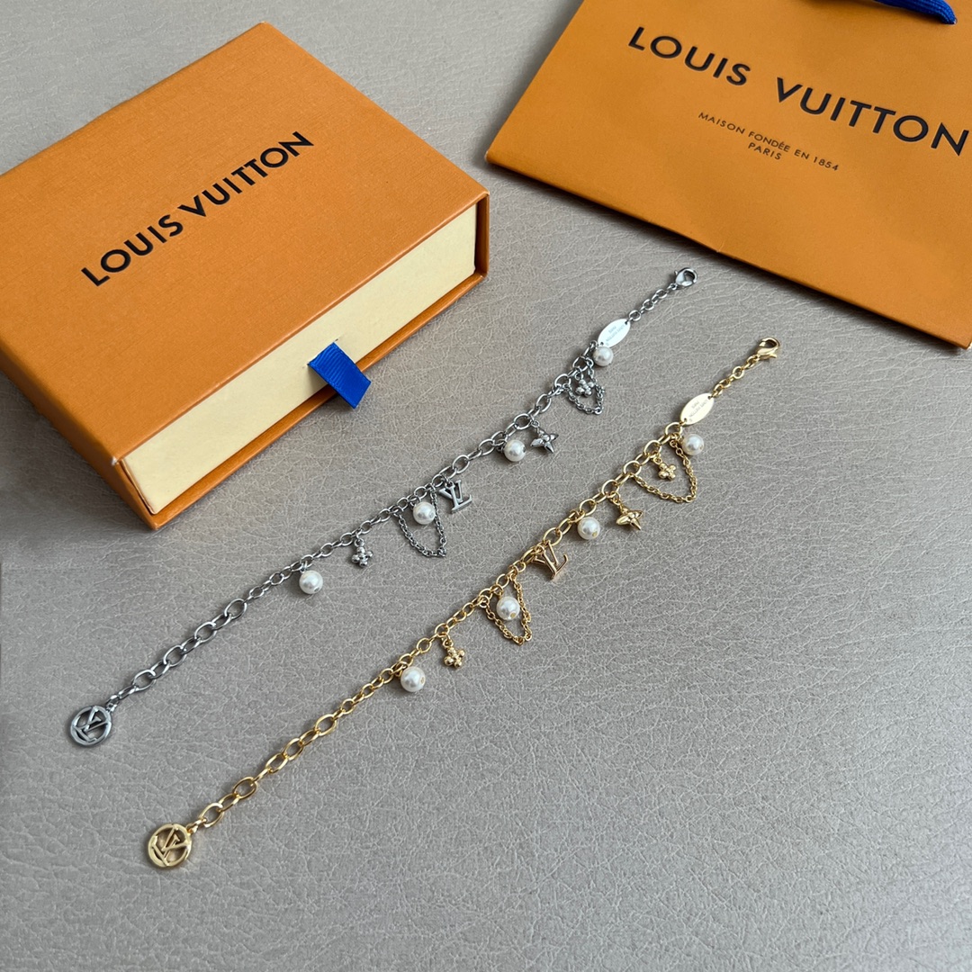 【】LV 手链🔹🔹Louis Vuitton 路易威登🔹专柜一致材质 火爆款出货 设计独特 复古前卫 男