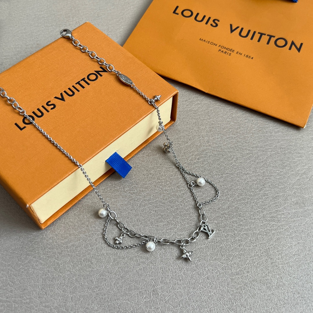 【】LV 项链🔹🔹Louis Vuitton 路易威登🔹专柜一致材质 火爆款出货 设计独特 复古前卫 男