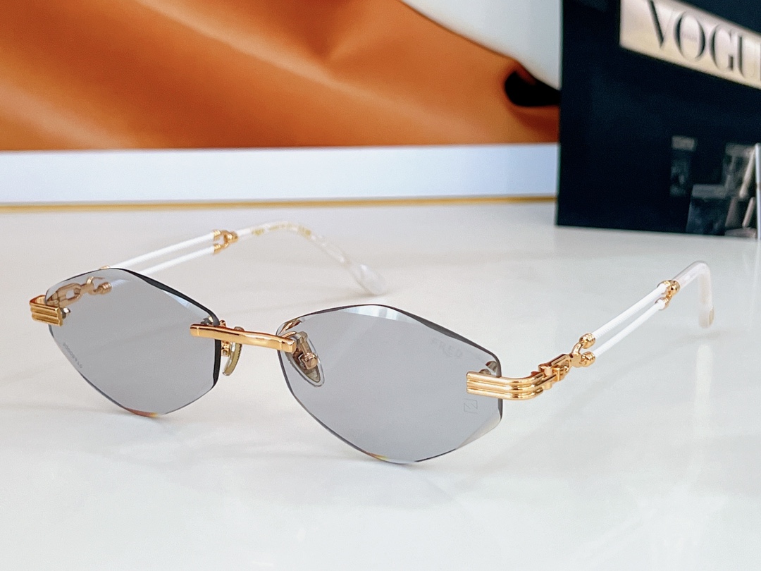 FRE*
MOD：FG60220U
Size：57口17 145
🔝🔝 
变色➕20