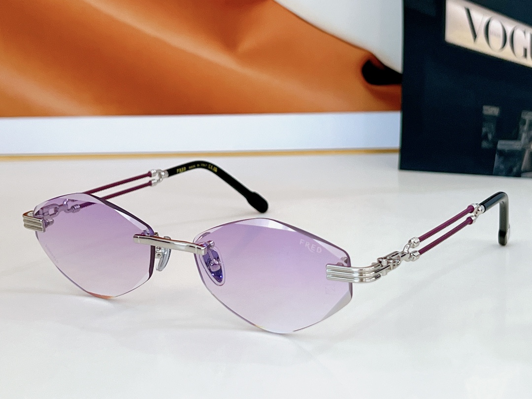 FRE*
MOD：FG60220U
Size：57口17 145
🔝🔝 
变色➕20