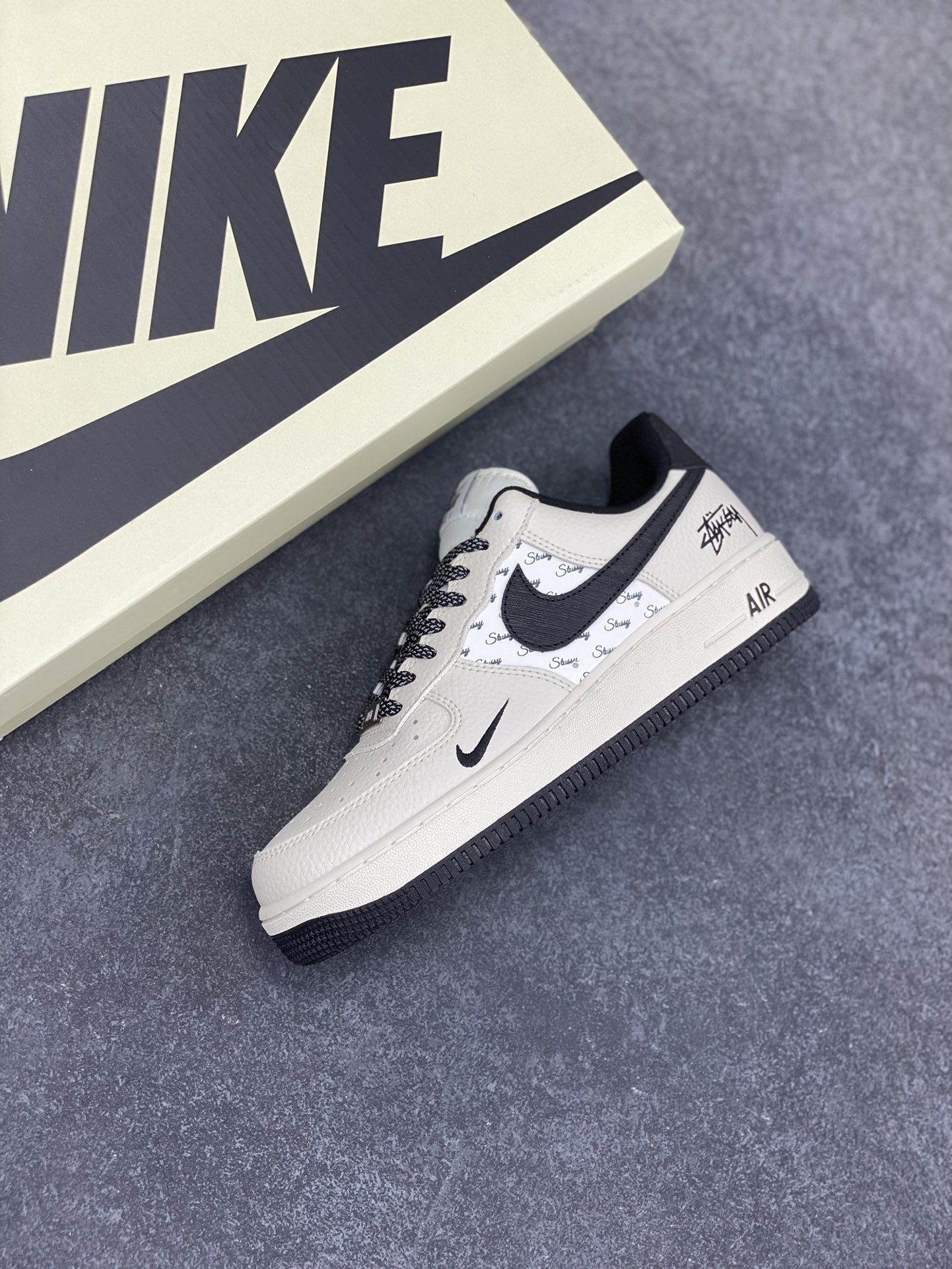 图片[7]-Nike Air Force 1 Low 空军一号低帮百搭休闲运动板鞋。柔软、弹性十足的缓震性能和出色的中底设计，横跨复古与现代的外型结合，造就出风靡全球三十多年的Force 1，直到今天还深受青睐。 货号：ZD3328-001 尺码：36 36.5 37.5 38 38.5 39 40 40.5 41 42 42.5 43 44 44.5 45-选品中心