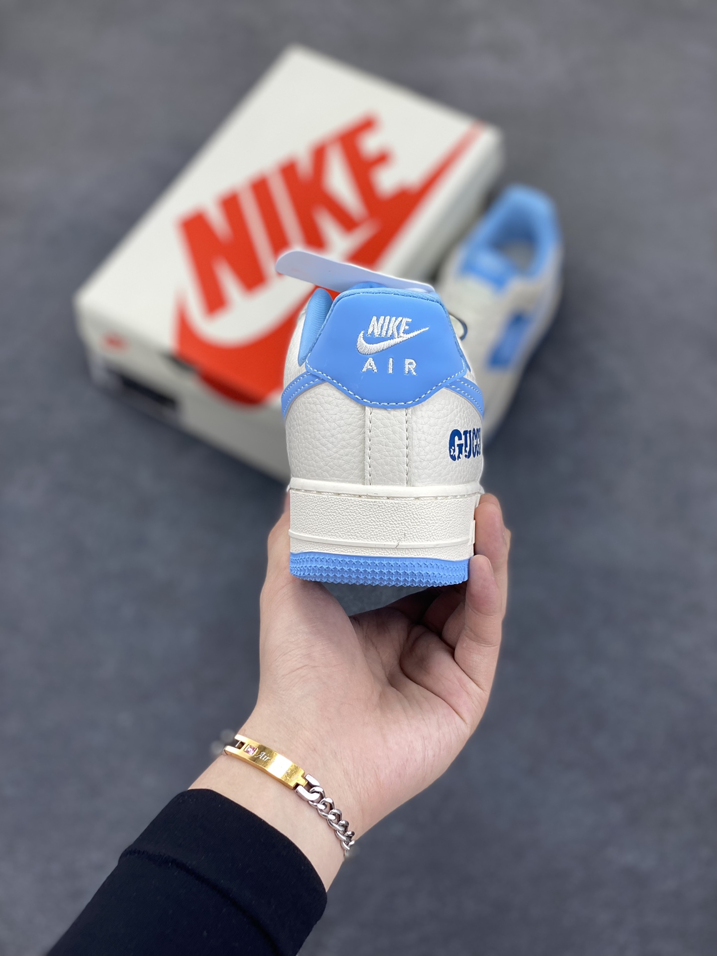 图片[4]-NIke Air Force 1 \’07 Low “古驰联名——冰山蓝”空军一号 低帮 运动鞋 休闲鞋 折边针车 工艺难度大 原楦头原纸板 原装鞋盒 定制五金配件 内置全掌气垫 原厂鞋底 货号：DF0188-067 尺码：36 36.5 37.5 38 38.5 39 40 40.5 41 42 42.5 43 44 44.5 45-选品中心