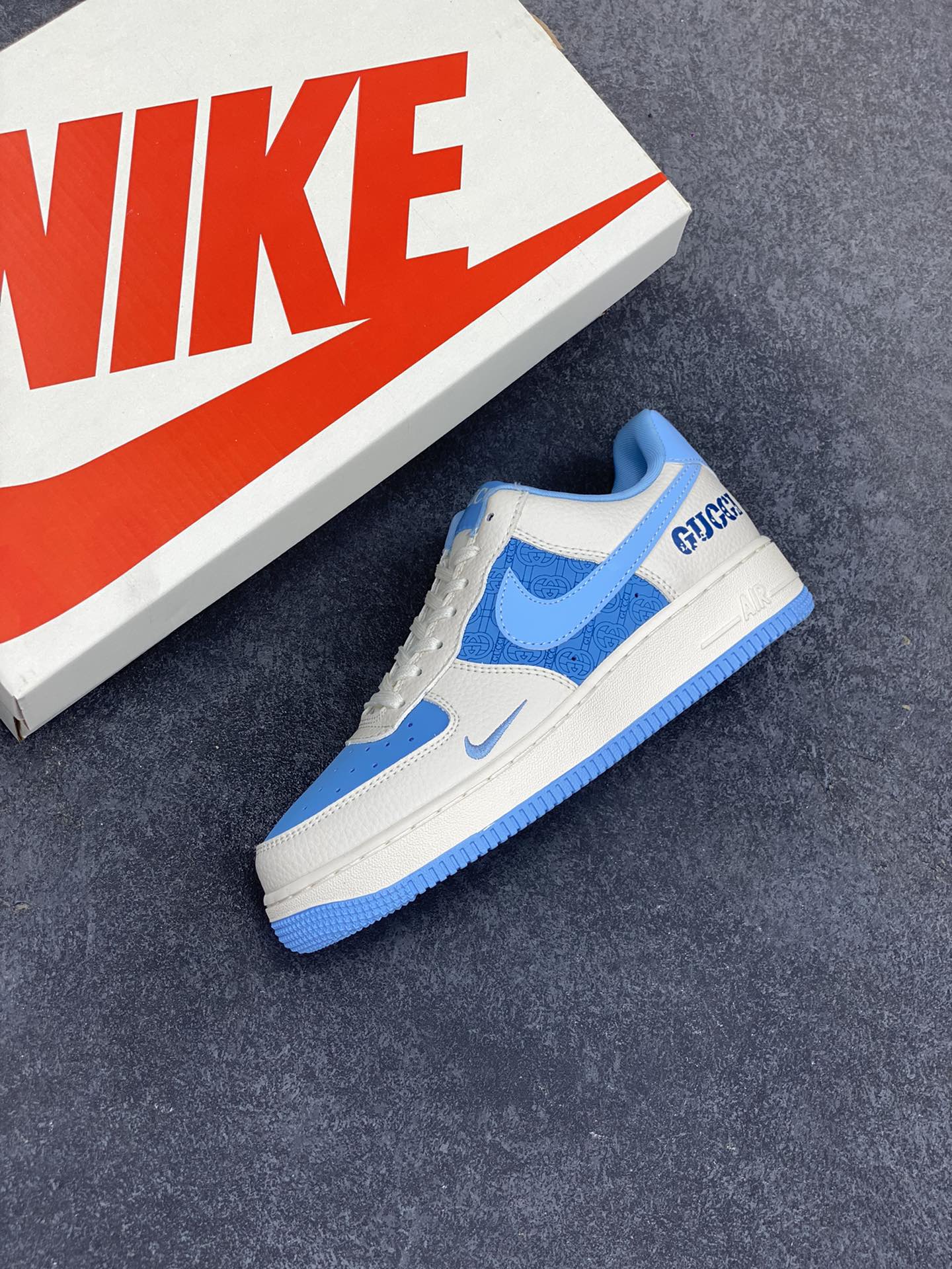 图片[7]-NIke Air Force 1 \’07 Low “古驰联名——冰山蓝”空军一号 低帮 运动鞋 休闲鞋 折边针车 工艺难度大 原楦头原纸板 原装鞋盒 定制五金配件 内置全掌气垫 原厂鞋底 货号：DF0188-067 尺码：36 36.5 37.5 38 38.5 39 40 40.5 41 42 42.5 43 44 44.5 45-选品中心