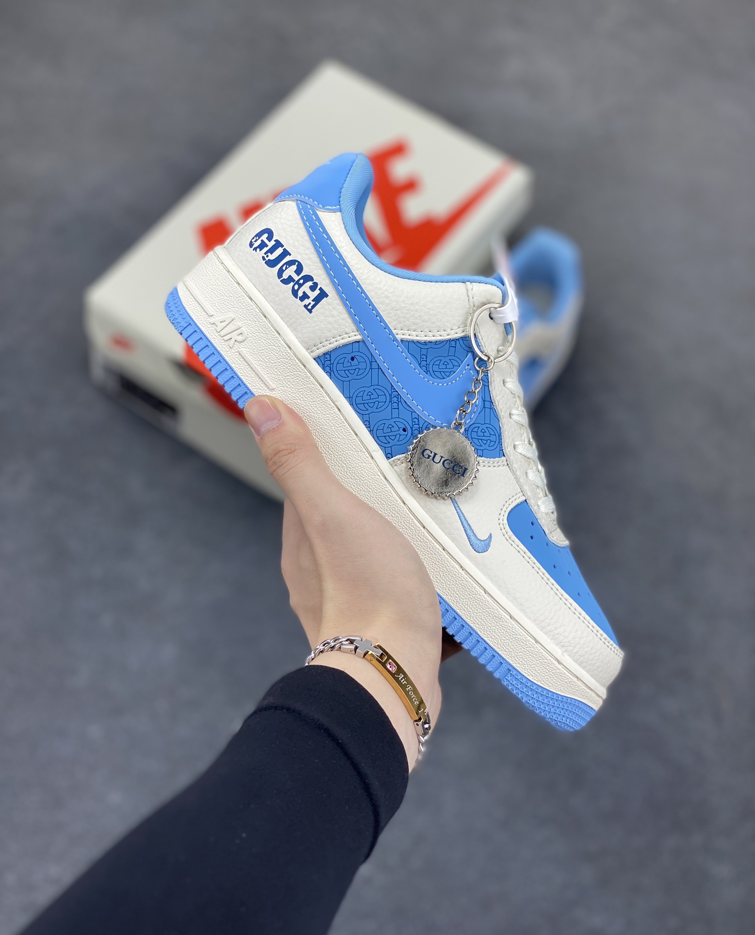 NIke Air Force 1 \’07 Low “古驰联名——冰山蓝”空军一号 低帮 运动鞋 休闲鞋 折边针车 工艺难度大 原楦头原纸板 原装鞋盒 定制五金配件 内置全掌气垫 原厂鞋底 货号:DF0188-067 尺码:36 36.5 37.5 38 38.5 39 40 40.5 41 42 42.5 43 44 44.5 45-选品中心