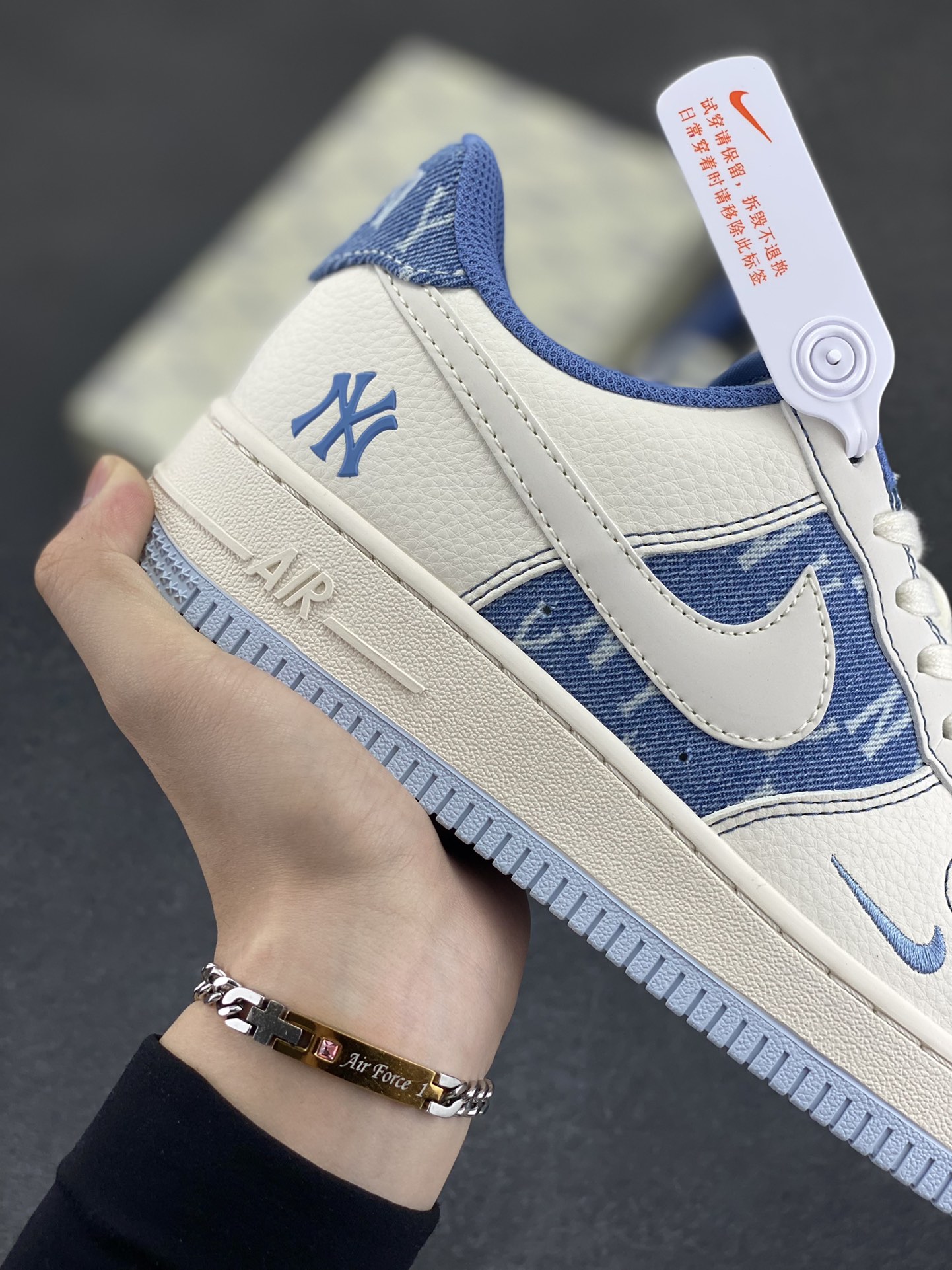 图片[6]-NIke Air Force 1 \’07 Low “MLB联名——白蓝”空军一号 低帮 运动鞋 休闲鞋 折边针车 工艺难度大 原楦头原纸板 原装鞋盒 定制五金配件 内置全掌气垫 原厂鞋底 货号：HS8068-015 尺码：36 36.5 37.5 38 38.5 39 40 40.5 41 42 42.5 43 44 44.5 45-选品中心