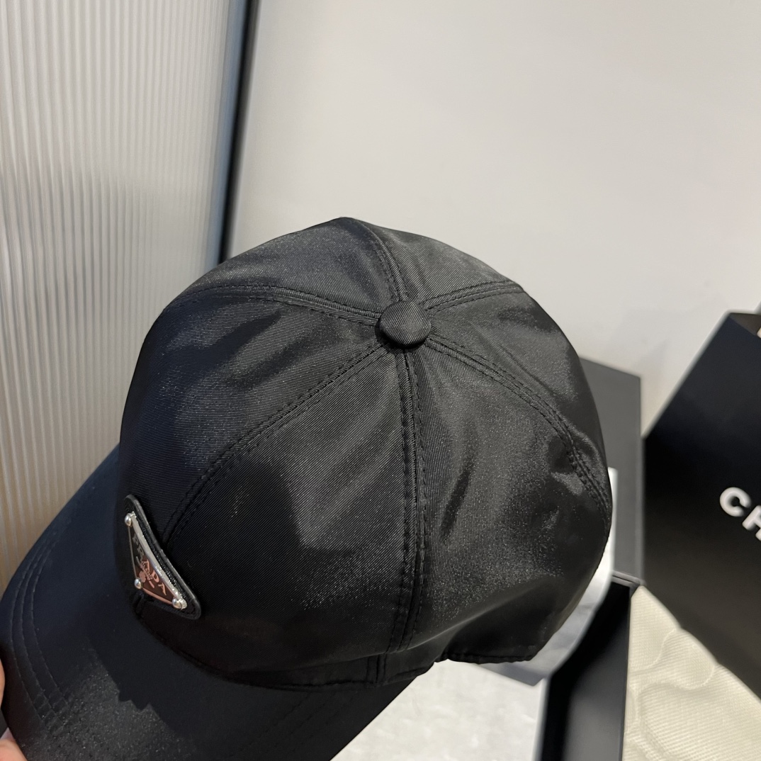 P

普拉达新款鸭舌帽