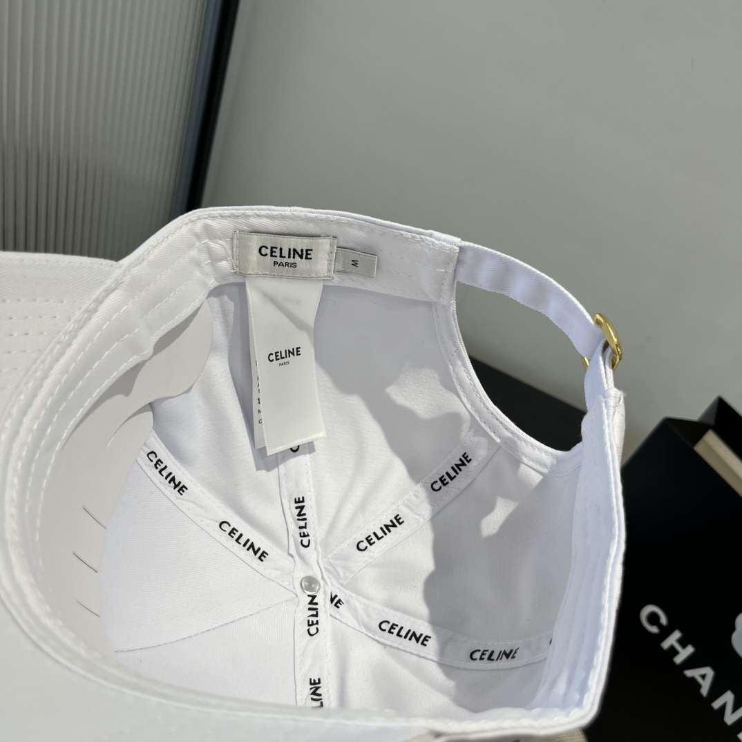 P

celine赛琳鸭舌帽