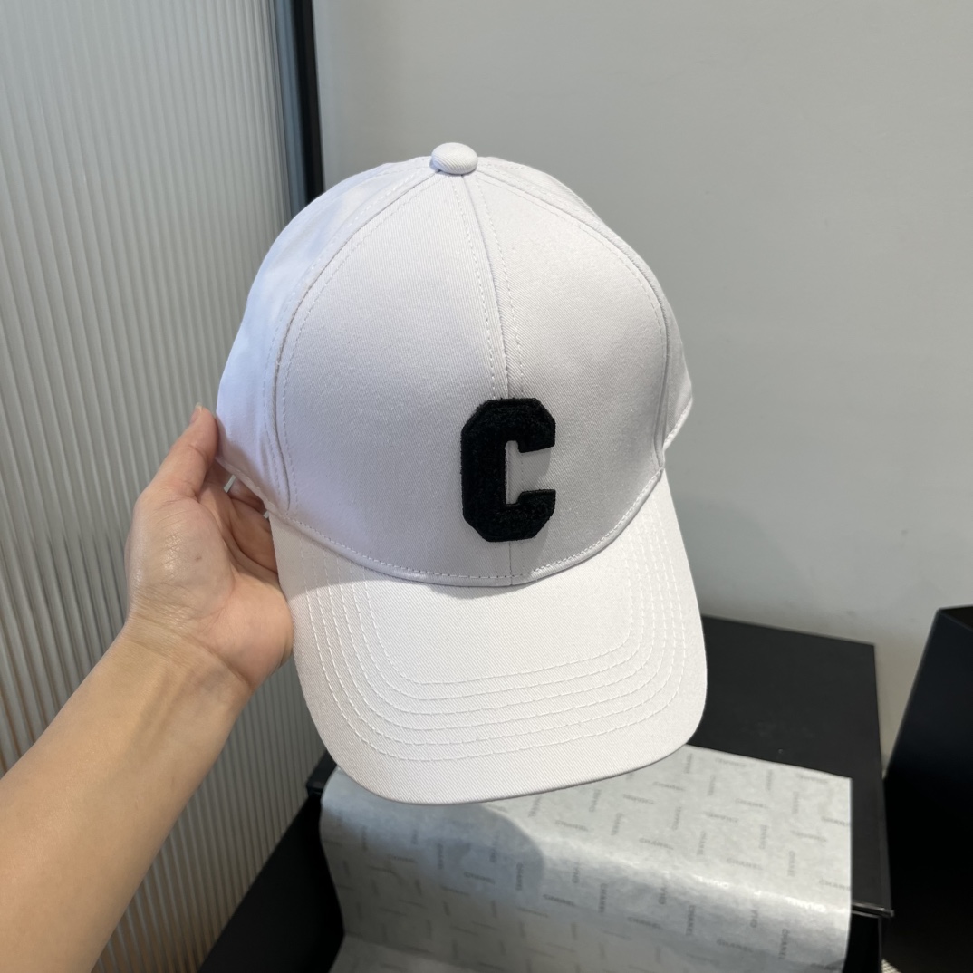 P

celine赛琳鸭舌帽