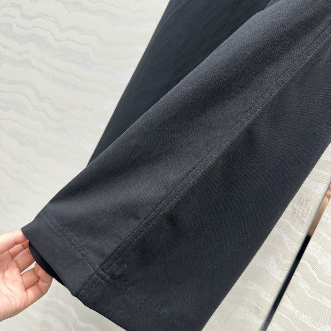 独家首发♥️原单品质TM*长期主义，老钱风松弛感穿搭❤️莱赛尔天丝亚麻抽绳直筒裤！极简主义风系带松紧设计