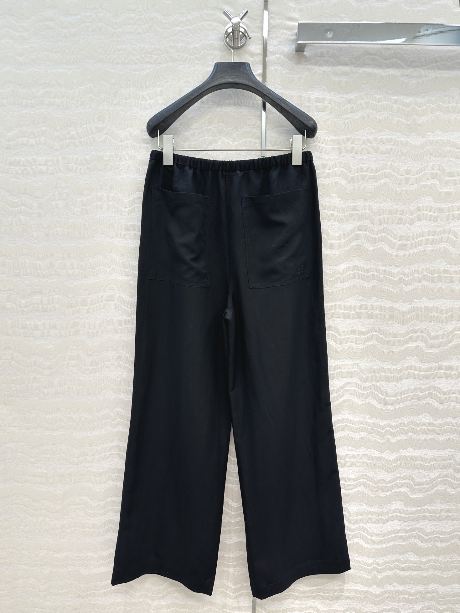 独家首发♥️原单品质TM*长期主义，老钱风松弛感穿搭❤️莱赛尔天丝亚麻抽绳直筒裤！极简主义风系带松紧设计