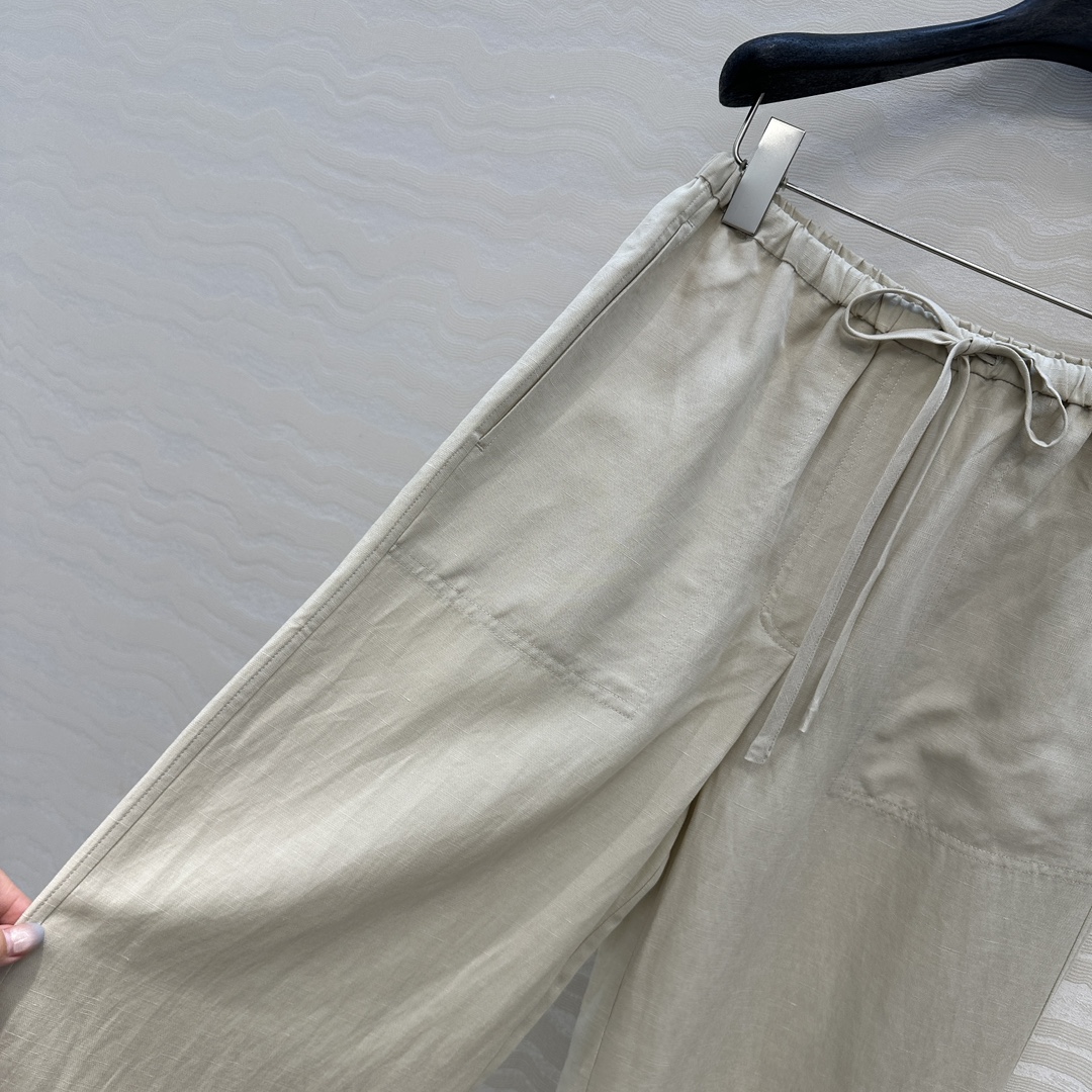 独家首发♥️原单品质TM*长期主义，老钱风松弛感穿搭❤️莱赛尔天丝亚麻抽绳直筒裤！极简主义风系带松紧设计