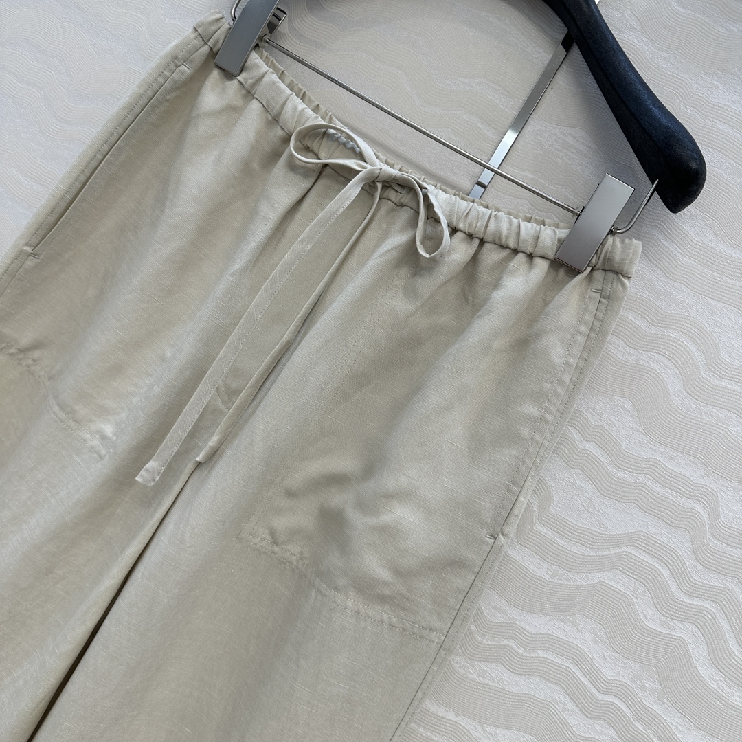 独家首发♥️原单品质TM*长期主义，老钱风松弛感穿搭❤️莱赛尔天丝亚麻抽绳直筒裤！极简主义风系带松紧设计
