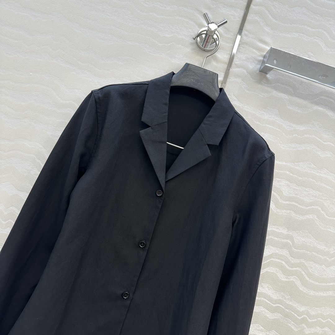 独家首发♥️原单品质TM*长期主义，老钱风松弛感穿搭❤️莱赛尔天丝亚麻 收腰西装两件套！极简主义风翻领收