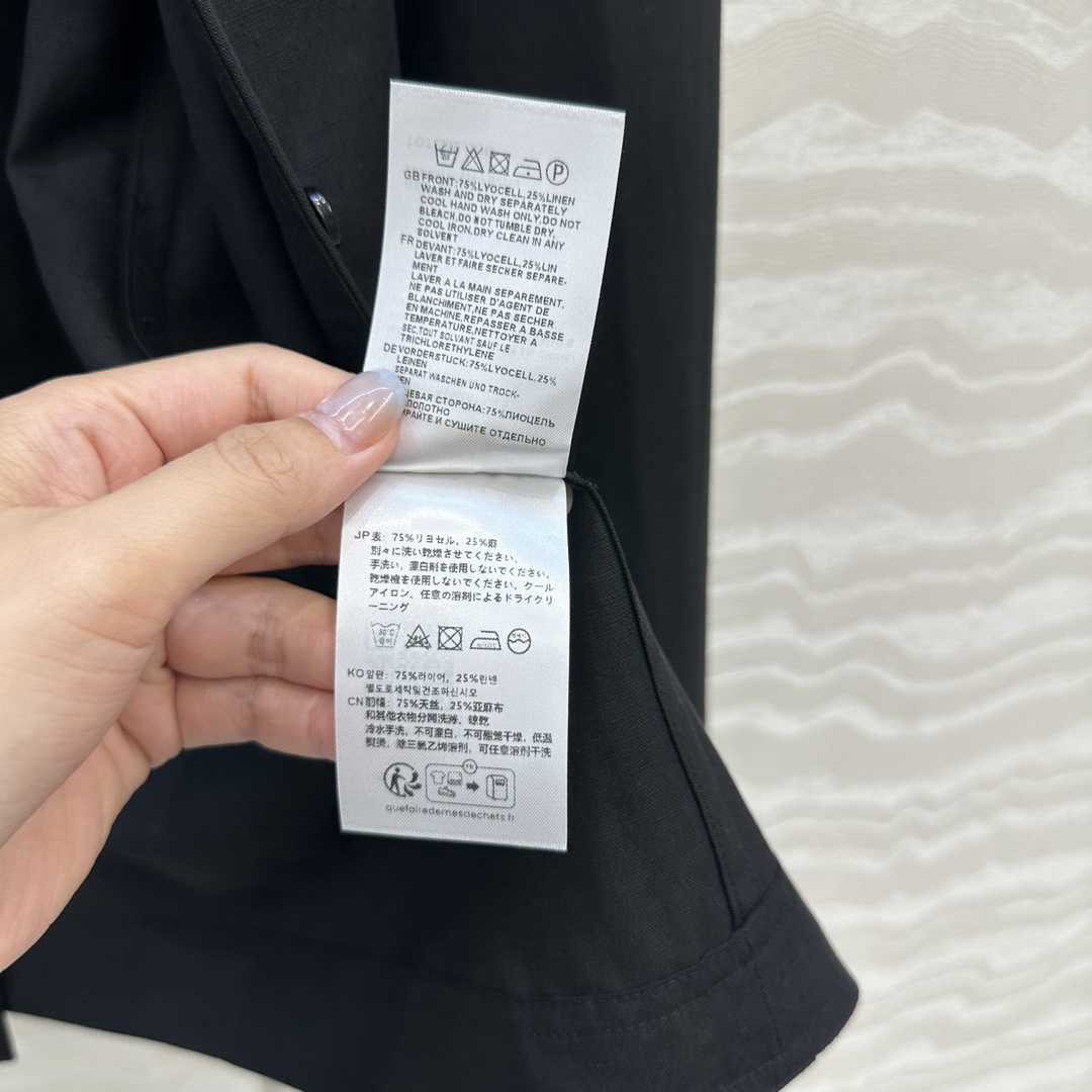 独家首发♥️原单品质TM*长期主义，老钱风松弛感穿搭❤️莱赛尔天丝亚麻 收腰西装两件套！极简主义风翻领收