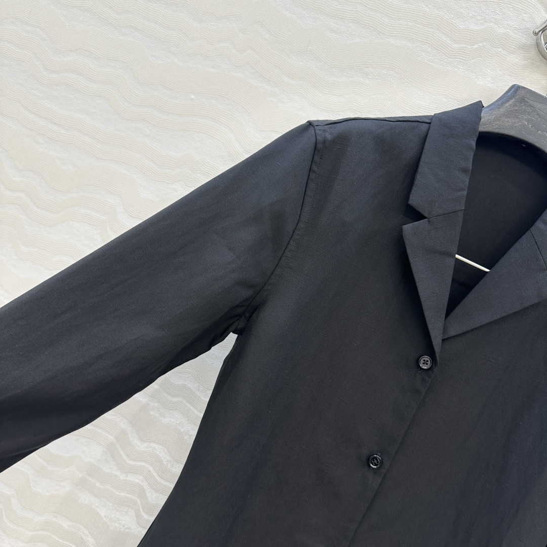 独家首发♥️原单品质TM*长期主义，老钱风松弛感穿搭❤️莱赛尔天丝亚麻 收腰西装两件套！极简主义风翻领收