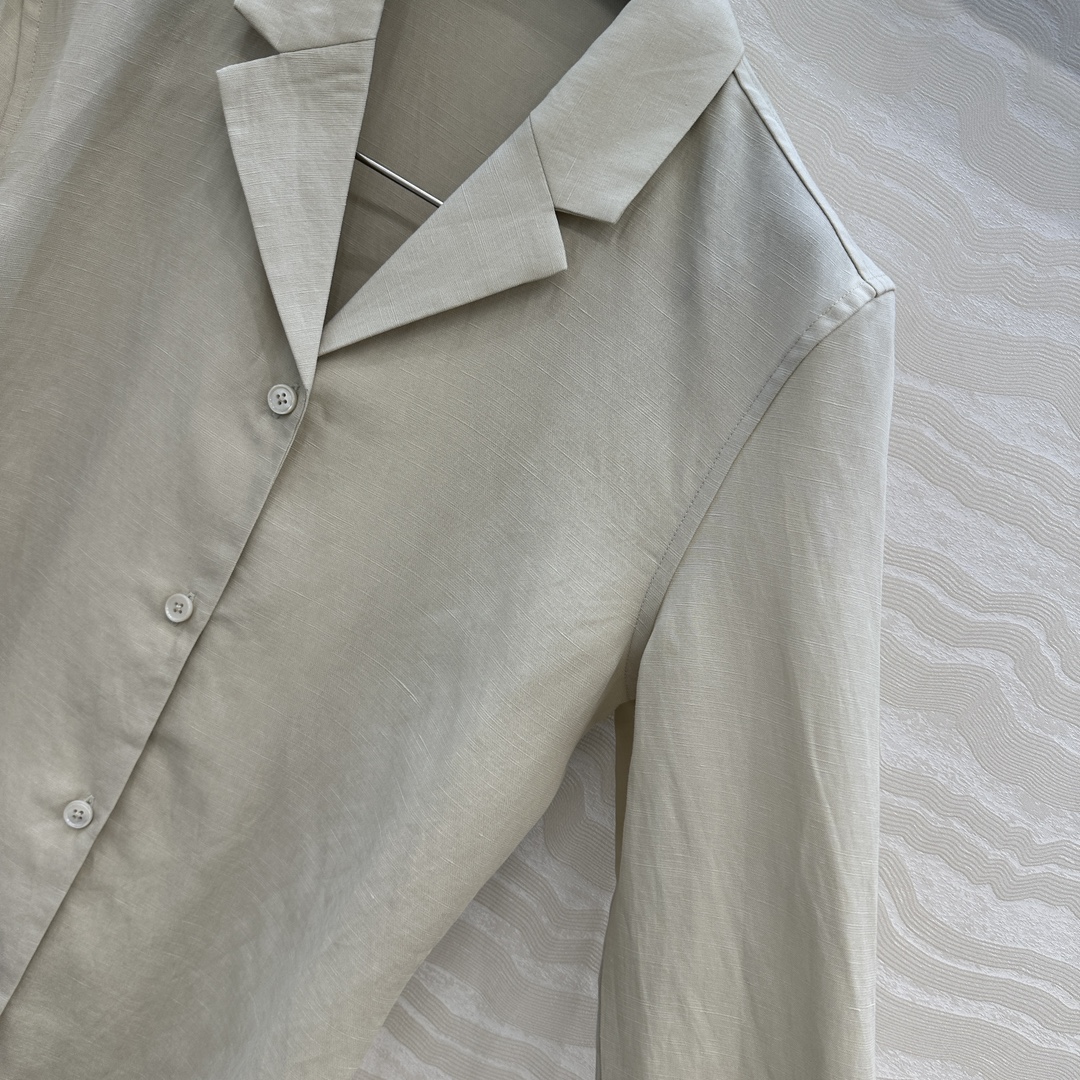 独家首发♥️原单品质TM*长期主义，老钱风松弛感穿搭❤️莱赛尔天丝亚麻 收腰西装两件套！极简主义风翻领收