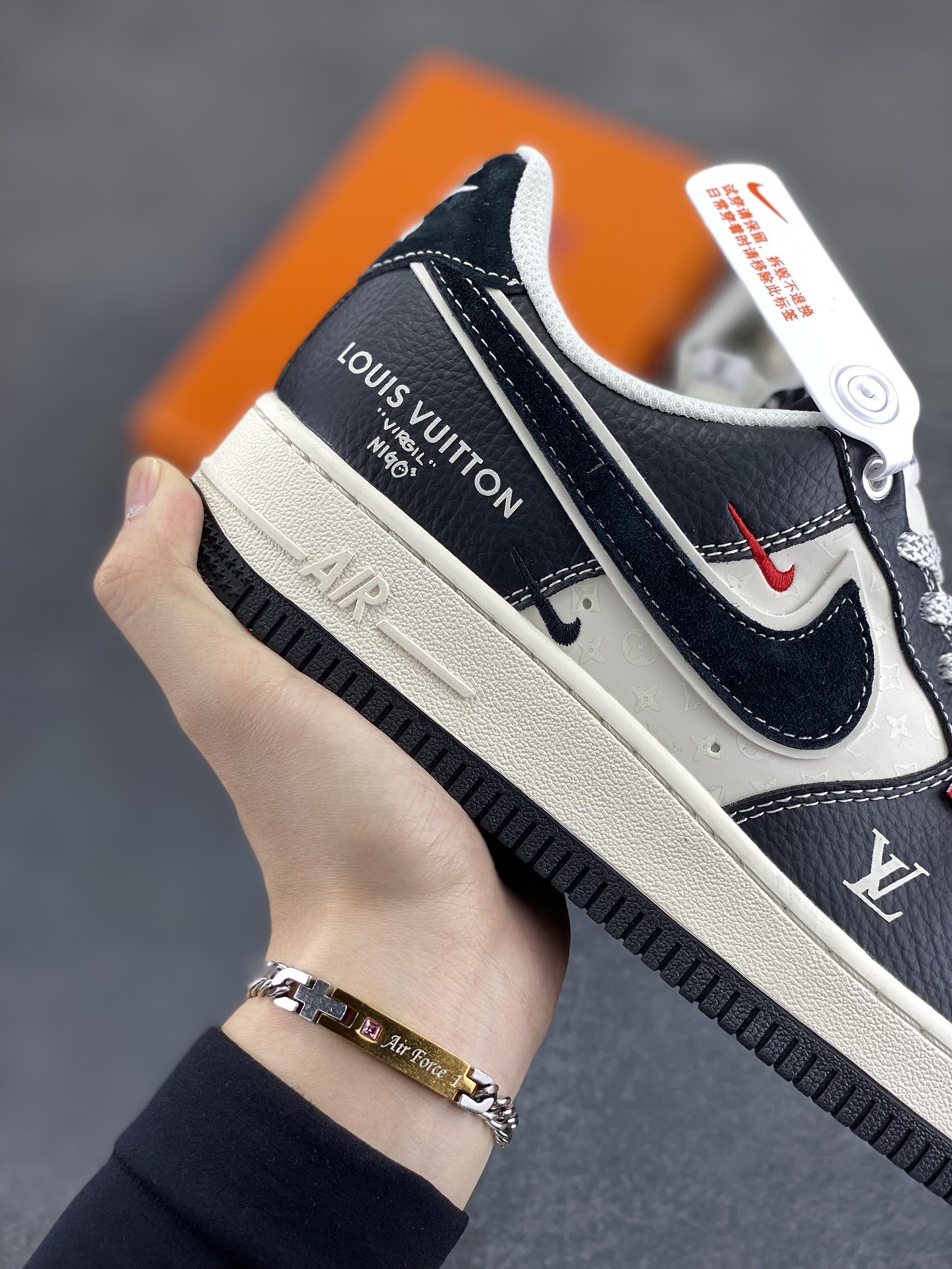 图片[6]-NIke Air Force 1 \’07 Low “LV联名——荔纹黑”空军一号 低帮 运动鞋 休闲鞋 折边针车 工艺难度大 原楦头原纸板 原装鞋盒 定制五金配件 内置全掌气垫 原厂鞋底 货号：YX5066-349 尺码：36 36.5 37.5 38 38.5 39 40 40.5 41 42 42.5 43 44 44.5 45-选品中心