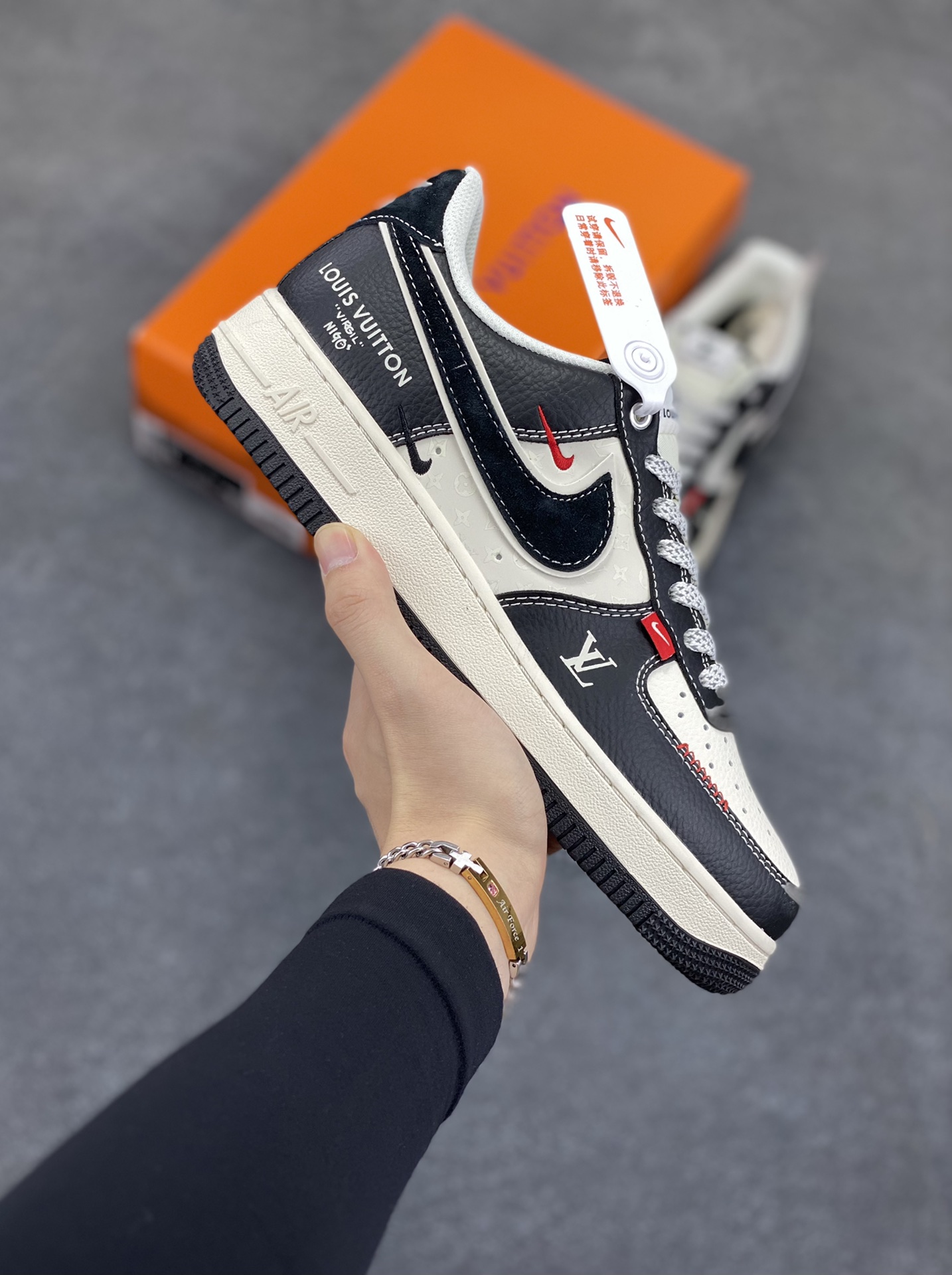 NIke Air Force 1 \'07 Low “LV联名——荔纹黑”空军一号 低帮 运动鞋 休闲鞋 折边针车 工艺难度大 原楦头原纸板 原装鞋盒 定制五金配件 内置全掌气垫 原厂鞋底 货号：YX5066-349 尺码：36 36.5 37.5 38 38.5 39 40 40.5 41 42 42.5 43 44 44.5 45-选品中心