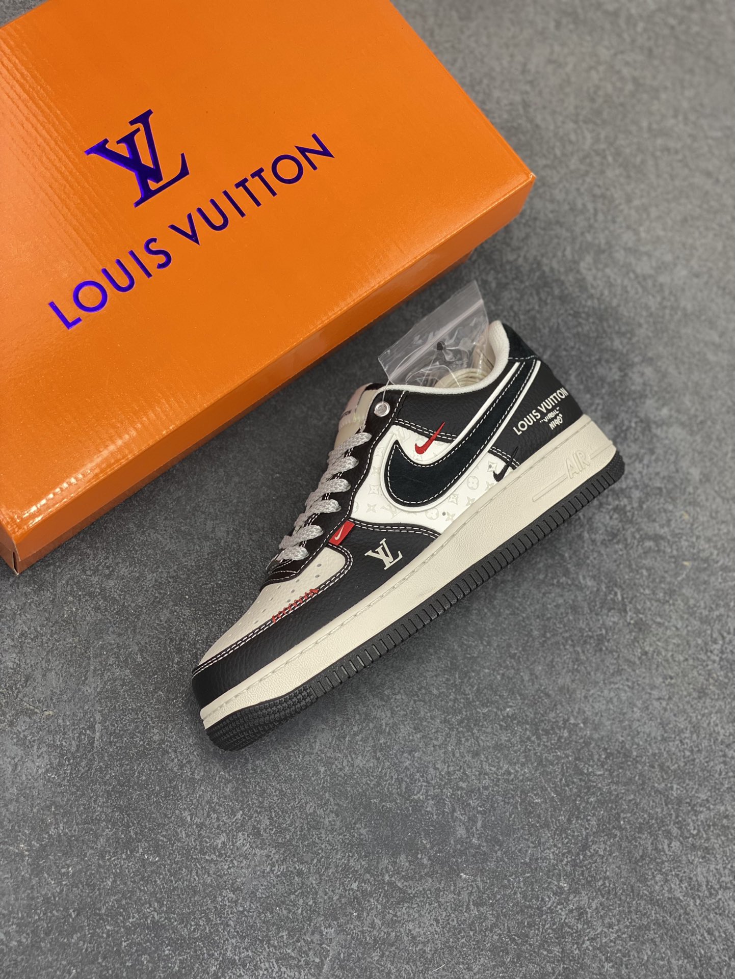 图片[7]-NIke Air Force 1 \’07 Low “LV联名——荔纹黑”空军一号 低帮 运动鞋 休闲鞋 折边针车 工艺难度大 原楦头原纸板 原装鞋盒 定制五金配件 内置全掌气垫 原厂鞋底 货号：YX5066-349 尺码：36 36.5 37.5 38 38.5 39 40 40.5 41 42 42.5 43 44 44.5 45-选品中心
