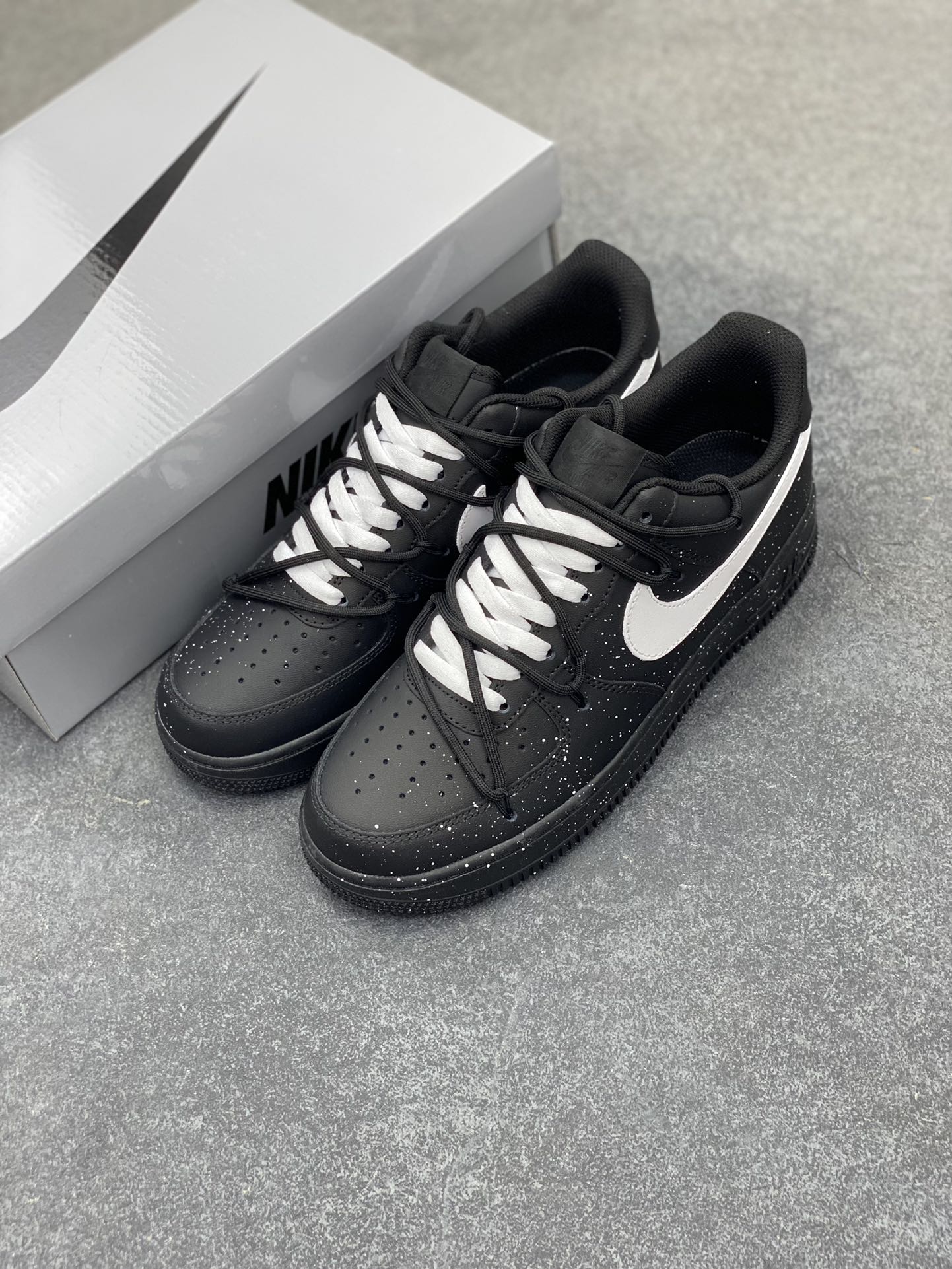 图片[8]-Nike Air Force 1 Low’07 白色满天星泼墨 空军一号低帮休闲板鞋 定制皮料 原厂3D打印 定制鞋盒 原楦原纸板 纯正空军版型 内置全掌气垫 货号：ZH0316-090 尺码：36 36.5 37.5 38 38.5 39 40 40.5 41 42 42.5 43 44 44.5 45-选品中心