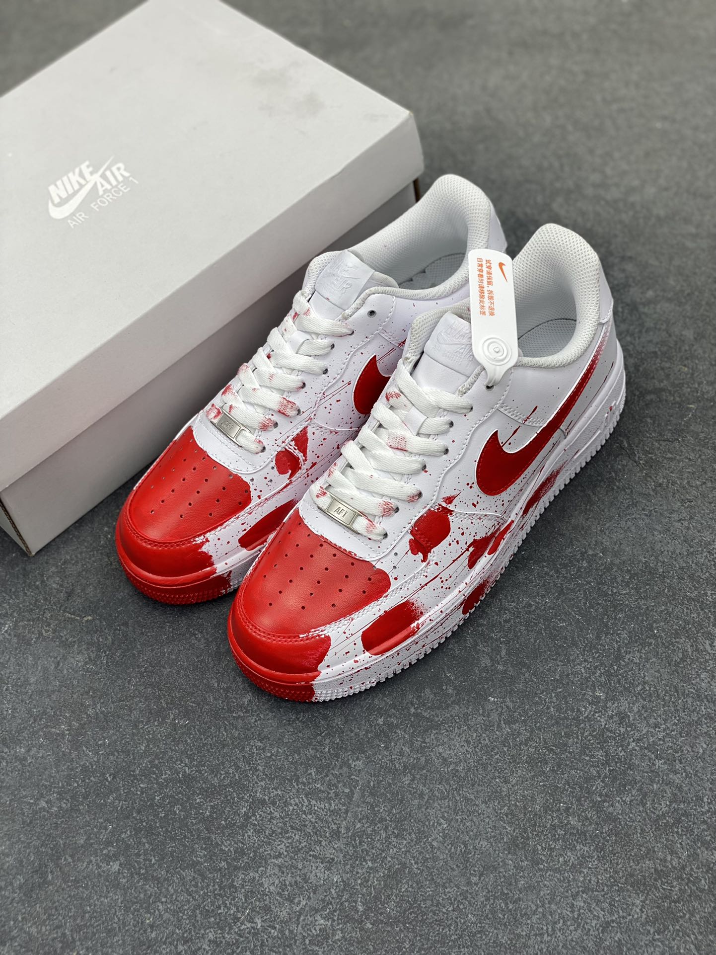 图片[8]-Nike Air Force 1 Low 空军一号低帮百搭休闲运动板鞋。柔软、弹性十足的缓震性能和出色的中底设计，横跨复古与现代的外型结合，造就出风靡全球三十多年的Force 1，直到今天还深受青睐。 货号：CW2288-111 尺码：36 36.5 37.5 38 38.5 39 40 40.5 41 42 42.5 43 44 44.5 45-选品中心