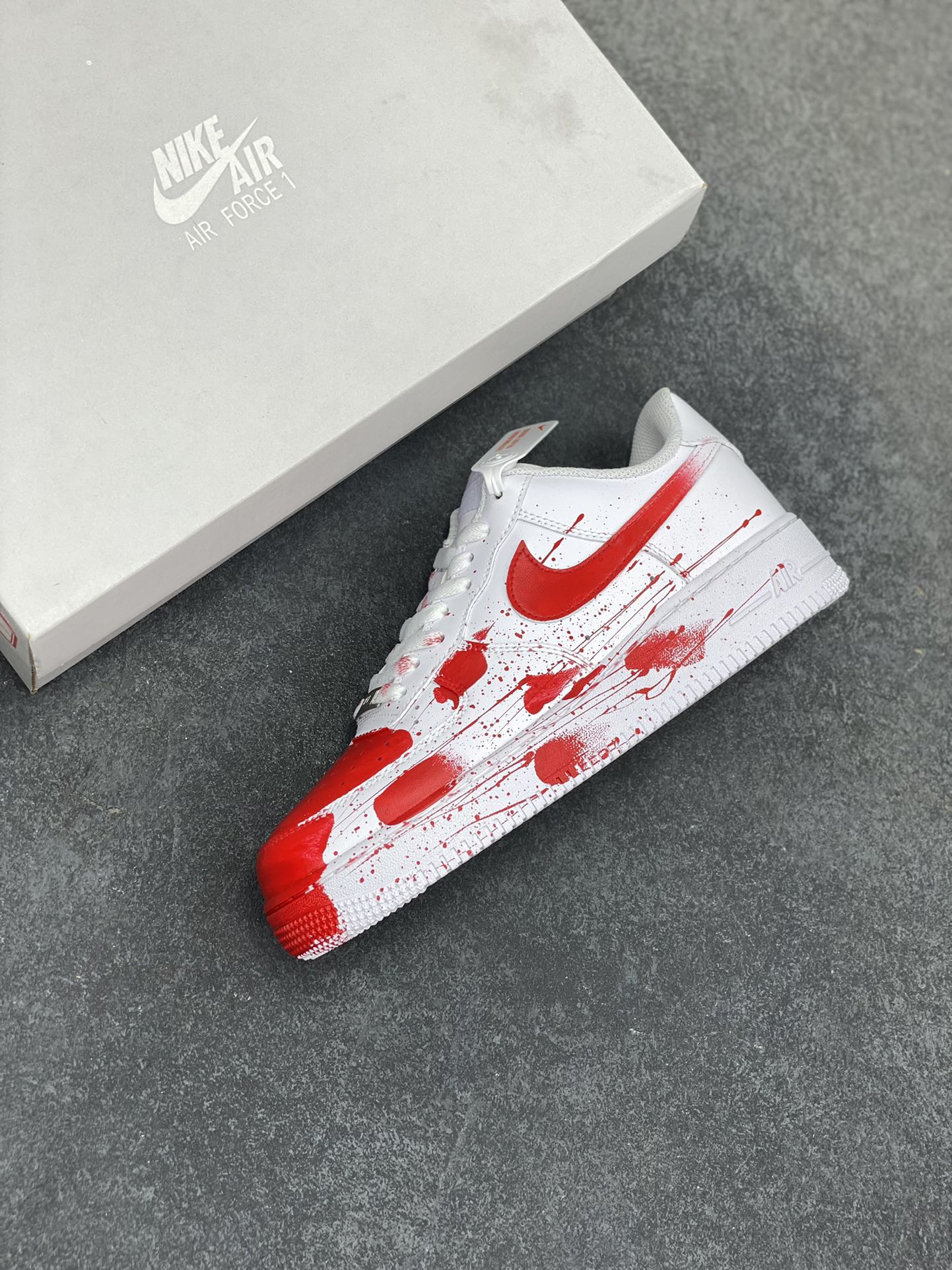 图片[7]-Nike Air Force 1 Low 空军一号低帮百搭休闲运动板鞋。柔软、弹性十足的缓震性能和出色的中底设计，横跨复古与现代的外型结合，造就出风靡全球三十多年的Force 1，直到今天还深受青睐。 货号：CW2288-111 尺码：36 36.5 37.5 38 38.5 39 40 40.5 41 42 42.5 43 44 44.5 45-选品中心