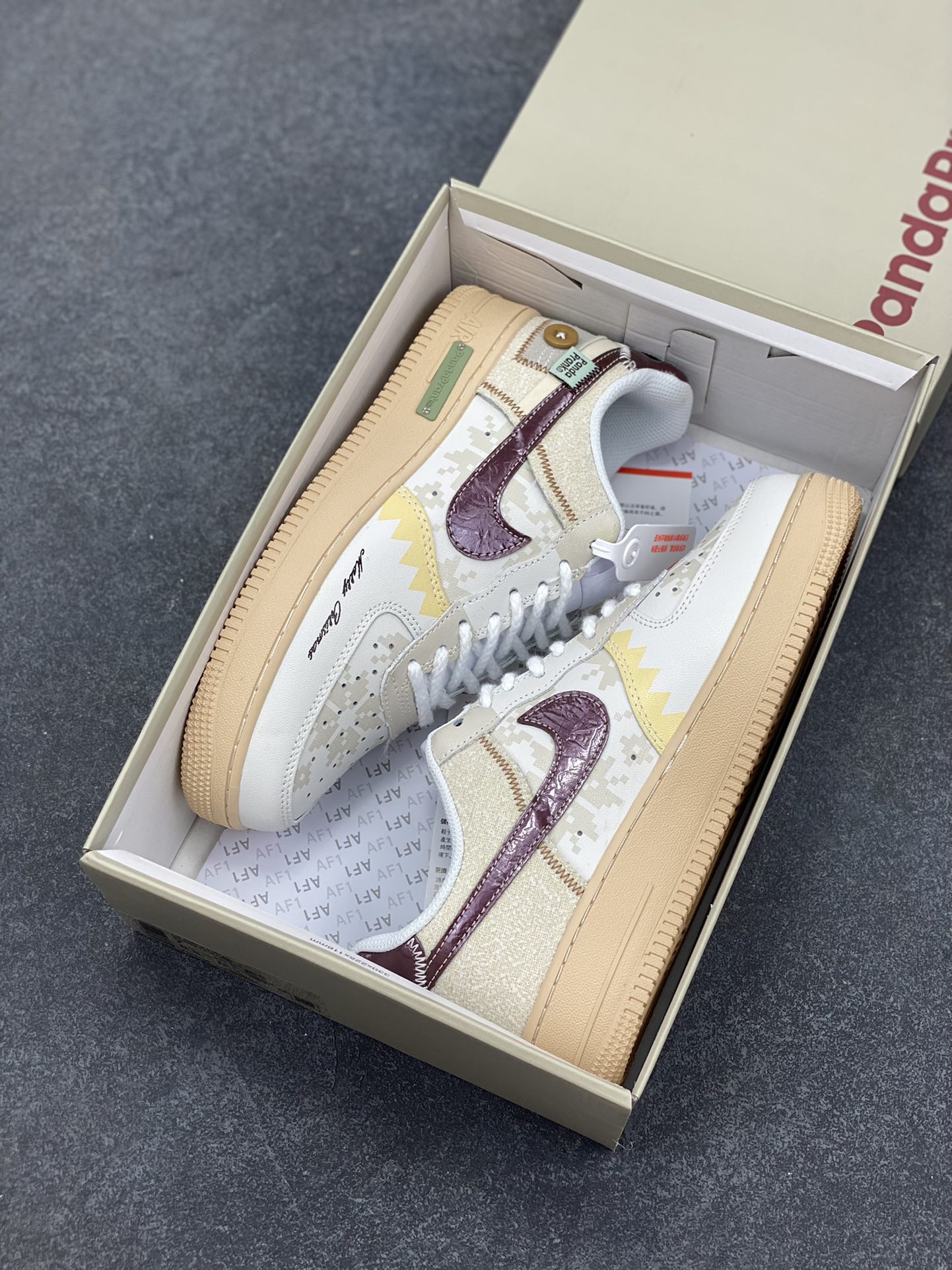 图片[9]-Nike Air Force 1 Low 空军一号低帮百搭休闲运动板鞋。柔软、弹性十足的缓震性能和出色的中底设计，横跨复古与现代的外型结合，造就出风靡全球三十多年的Force 1，直到今天还深受青睐。 货号：CW2288-111 尺码：36 36.5 37.5 38 38.5 39 40 40.5 41 42 42.5 43 44 44.5 45-选品中心