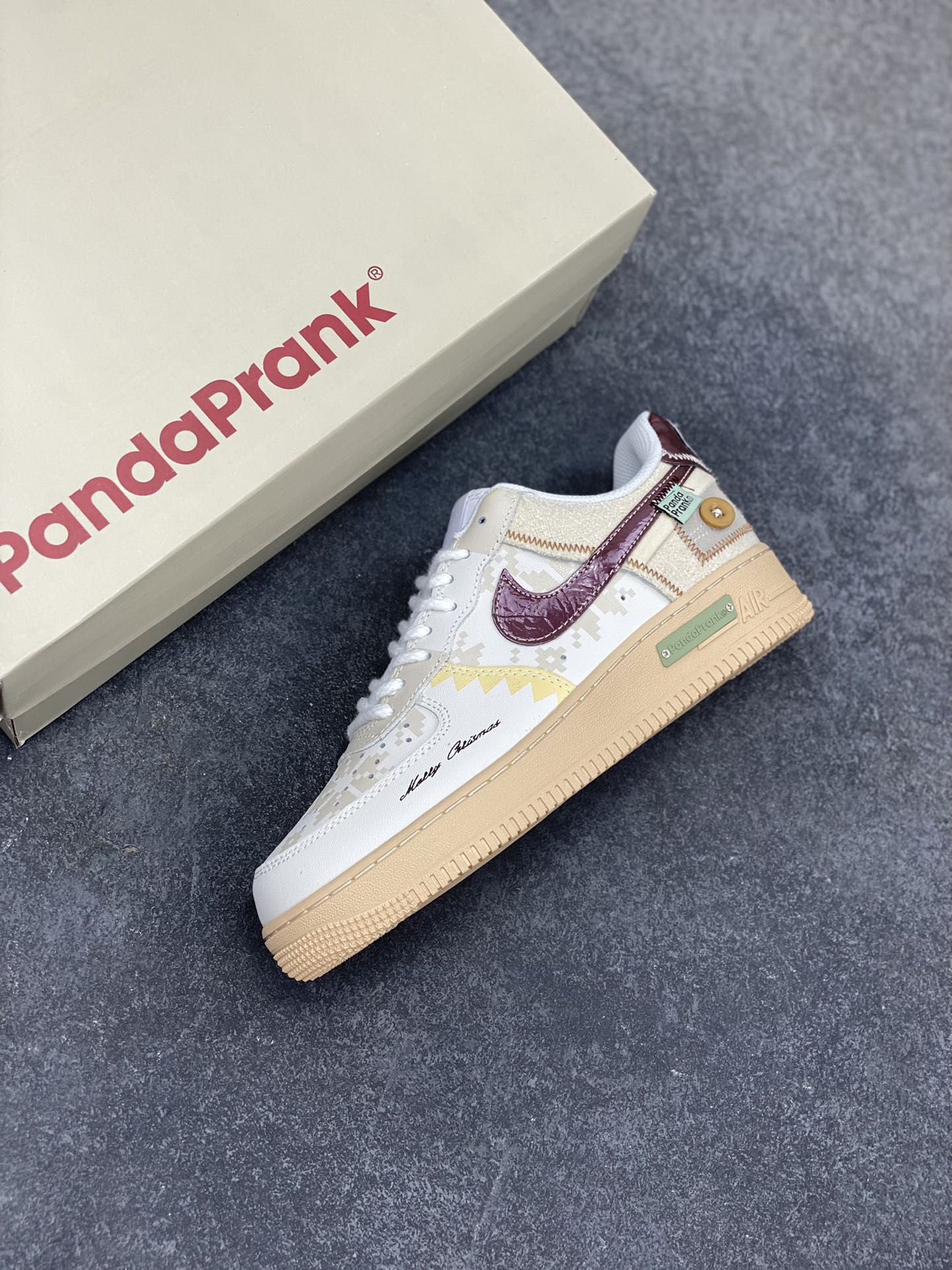 图片[7]-Nike Air Force 1 Low 空军一号低帮百搭休闲运动板鞋。柔软、弹性十足的缓震性能和出色的中底设计，横跨复古与现代的外型结合，造就出风靡全球三十多年的Force 1，直到今天还深受青睐。 货号：CW2288-111 尺码：36 36.5 37.5 38 38.5 39 40 40.5 41 42 42.5 43 44 44.5 45-选品中心