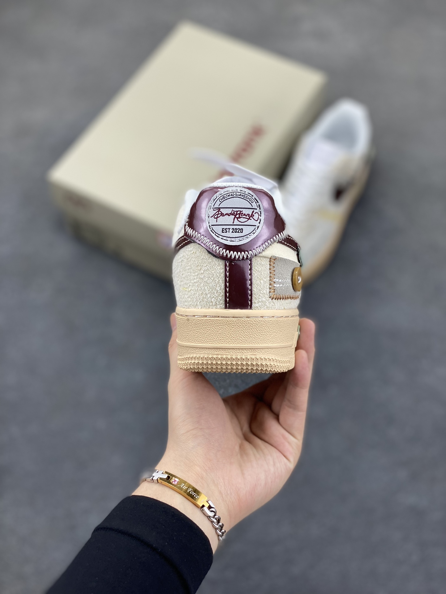 图片[4]-Nike Air Force 1 Low 空军一号低帮百搭休闲运动板鞋。柔软、弹性十足的缓震性能和出色的中底设计，横跨复古与现代的外型结合，造就出风靡全球三十多年的Force 1，直到今天还深受青睐。 货号：CW2288-111 尺码：36 36.5 37.5 38 38.5 39 40 40.5 41 42 42.5 43 44 44.5 45-选品中心