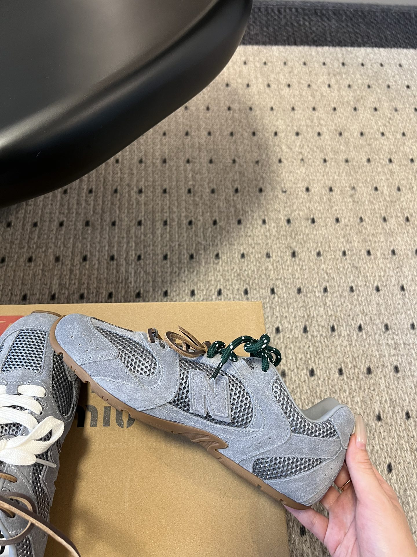 
miumiu x New Balance 530 miumi* 24/运动鞋

新色来了 酷毙了！大秀