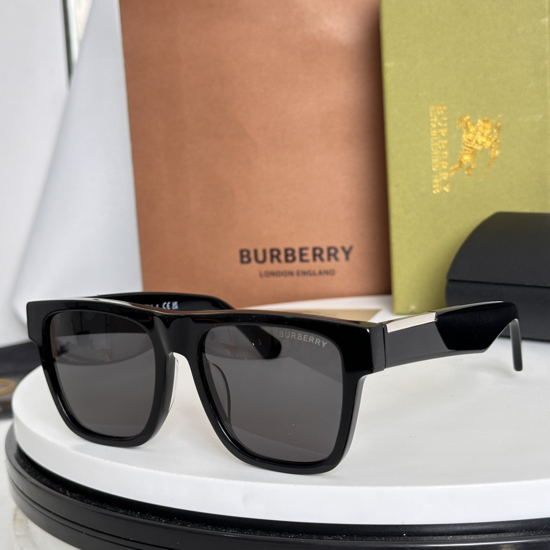 ‼️Burberr*巴宝li
MODEL：BE4438，Size：54口18-140厚质风格长方框太阳
