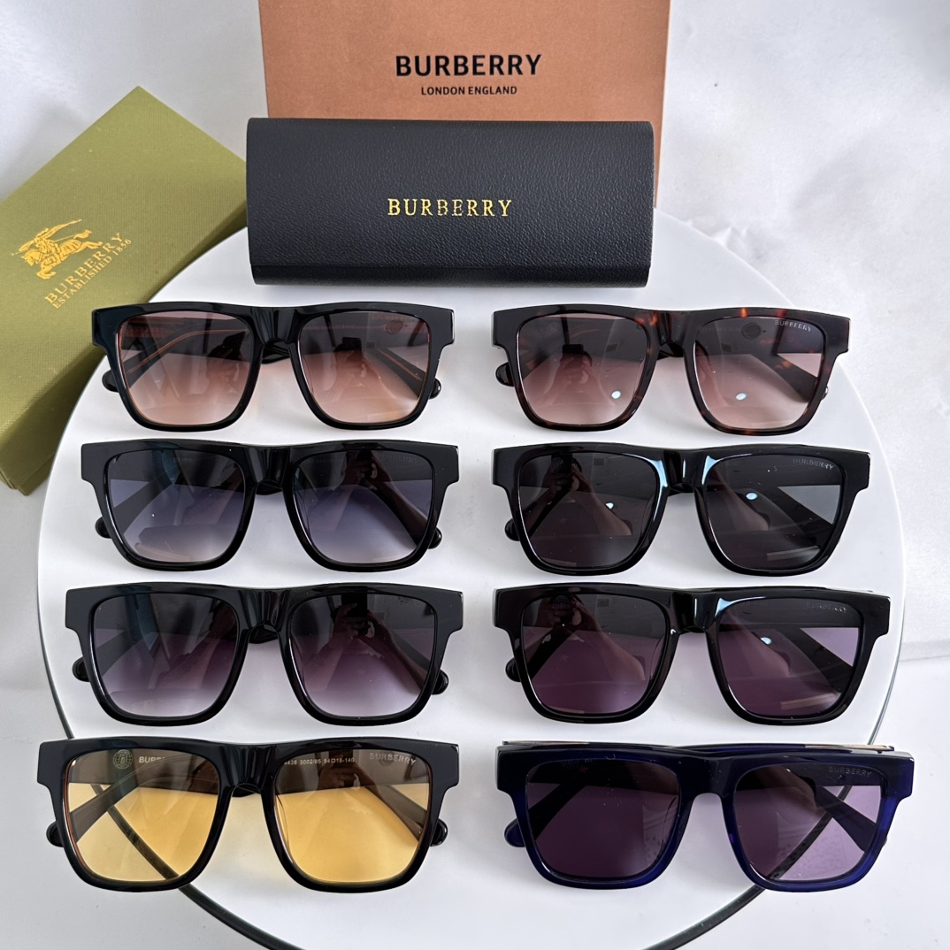 ‼️Burberr*巴宝li
MODEL：BE4438，Size：54口18-140厚质风格长方框太阳