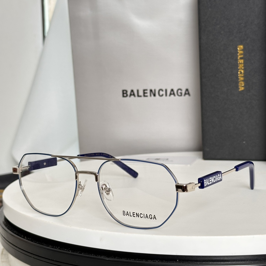  ‼️BALENCIAG*巴黎*世家
MODEL：BB0117O
SIZE：57口18-145
l