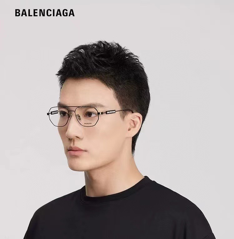  ‼️ 模特图 BALENCIAG*巴黎*世家
MODEL：BB0117O
SIZE：57口18-145