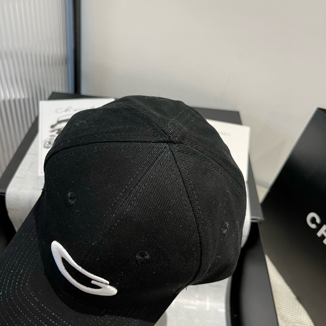 P

巴黎世家BALENGIAGA 棒球帽