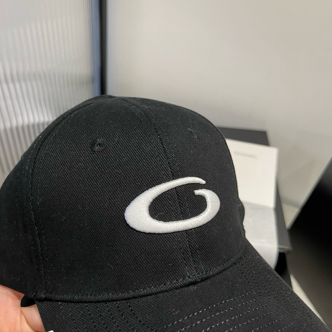 P

巴黎世家BALENGIAGA 棒球帽