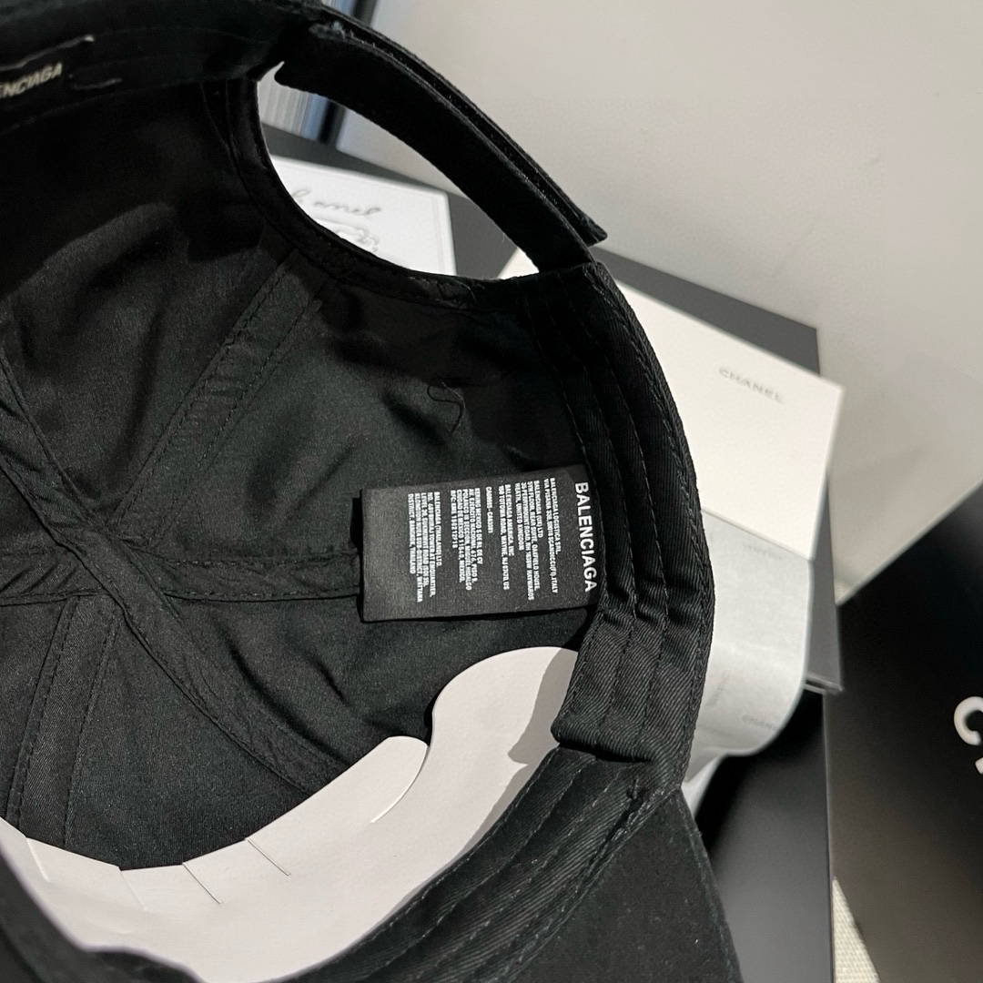 P

巴黎世家BALENGIAGA 棒球帽