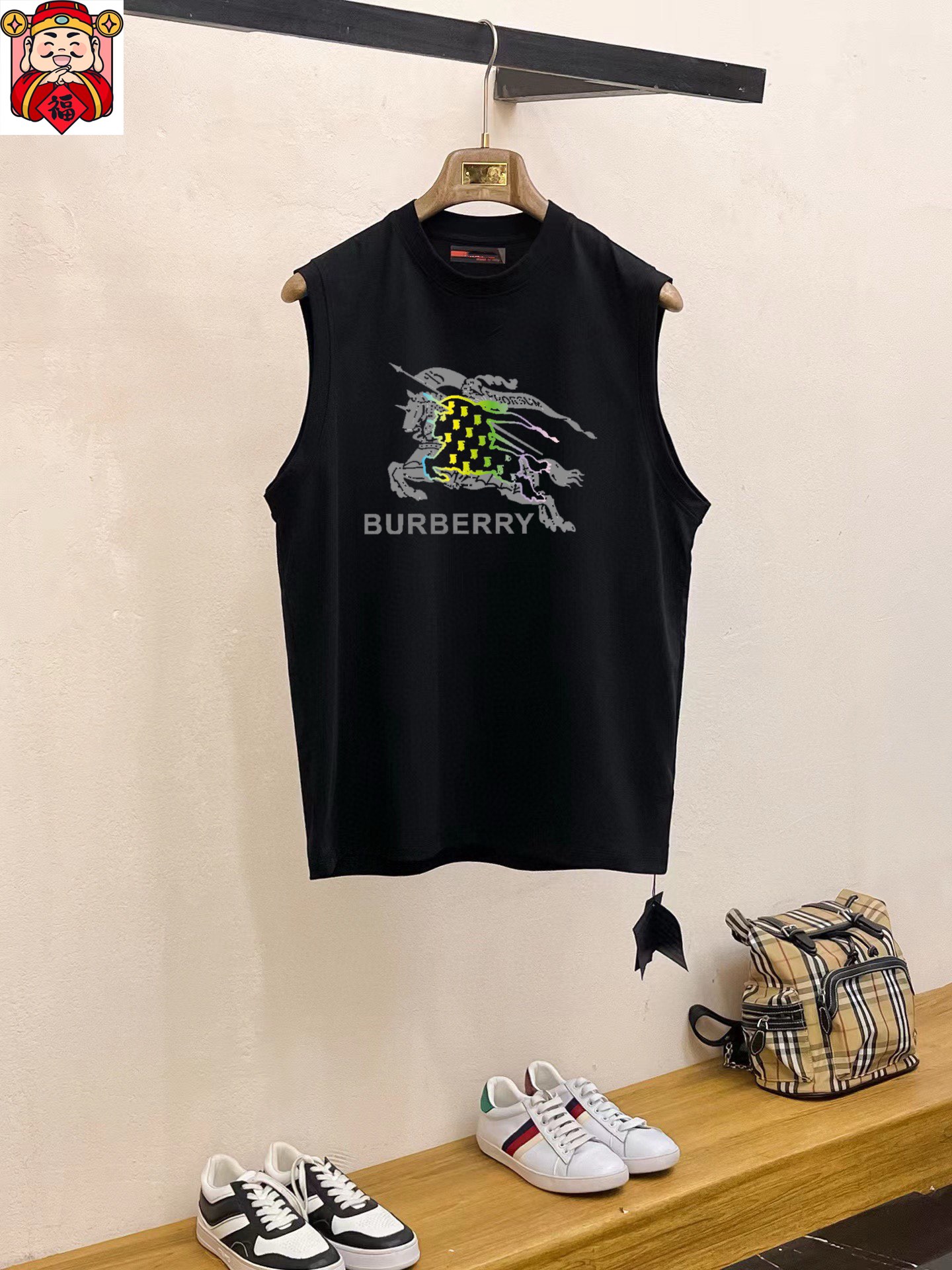 Burberry 品牌【BURBERRY 巴宝莉】2024夏季新品背心T袖 简约款式 任何人都可以轻松驾驶 进口定制丝光棉面料 手软舒适有型 吸汗透气