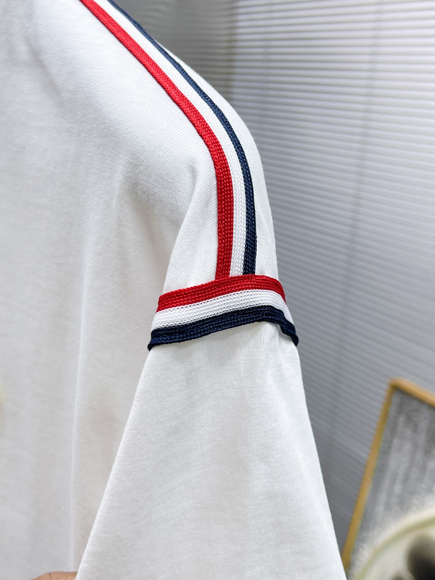 P260 蒙口  moncler  2025ss夏季新款 休闲 短袖 短裤 套装，高端版本！专柜定制面料 透气舒适度高，细节无可挑剔，品牌元素设计理念，体现高品质。手感细腻柔软！呈现休闲裁剪，上身版型超赞！🐯码数：M-3XL