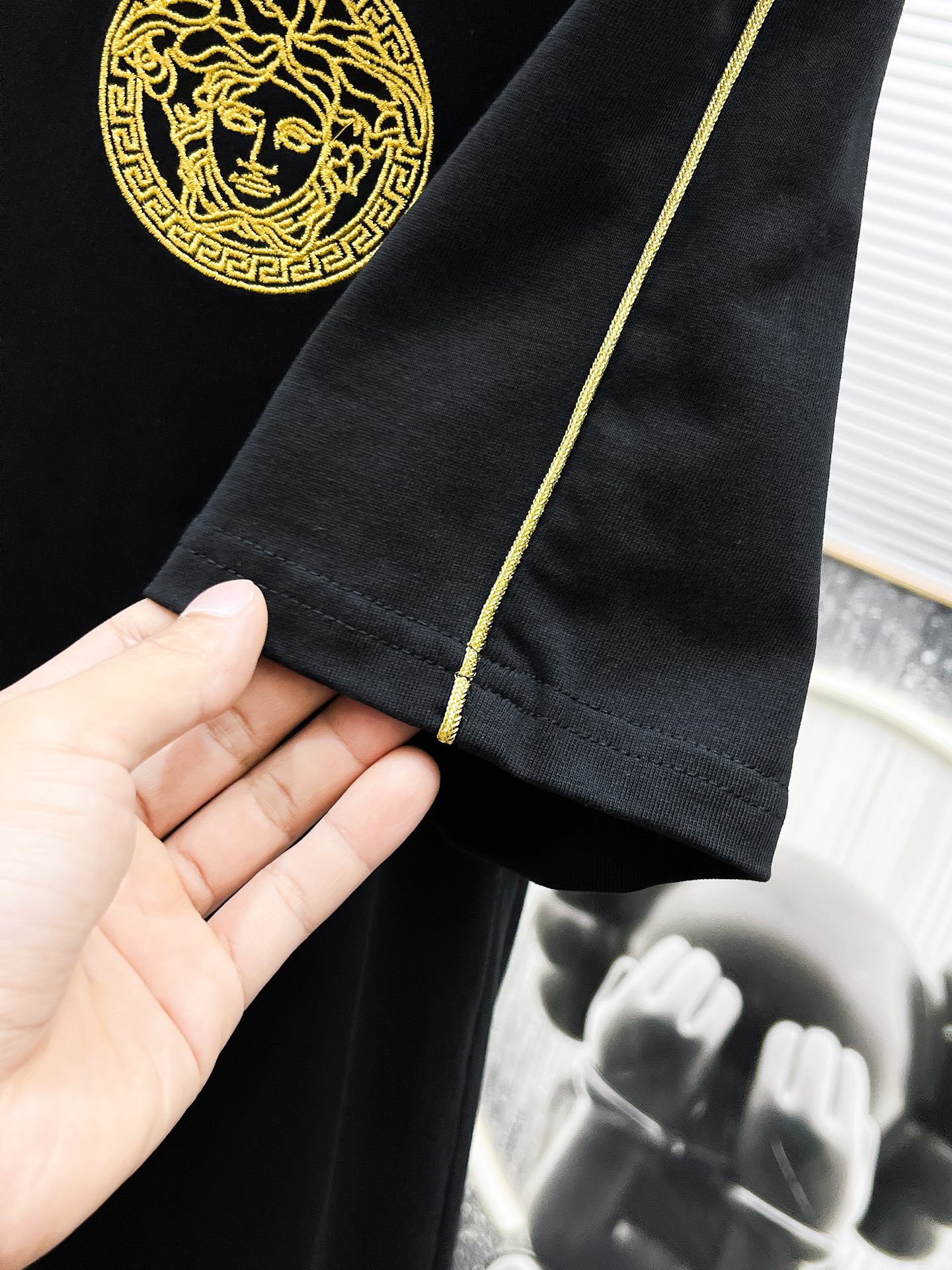 Versace 2025 Summer Men's Black Medusa Logo Short Sleeve Shorts Set 8 i1749742823 4778 6
