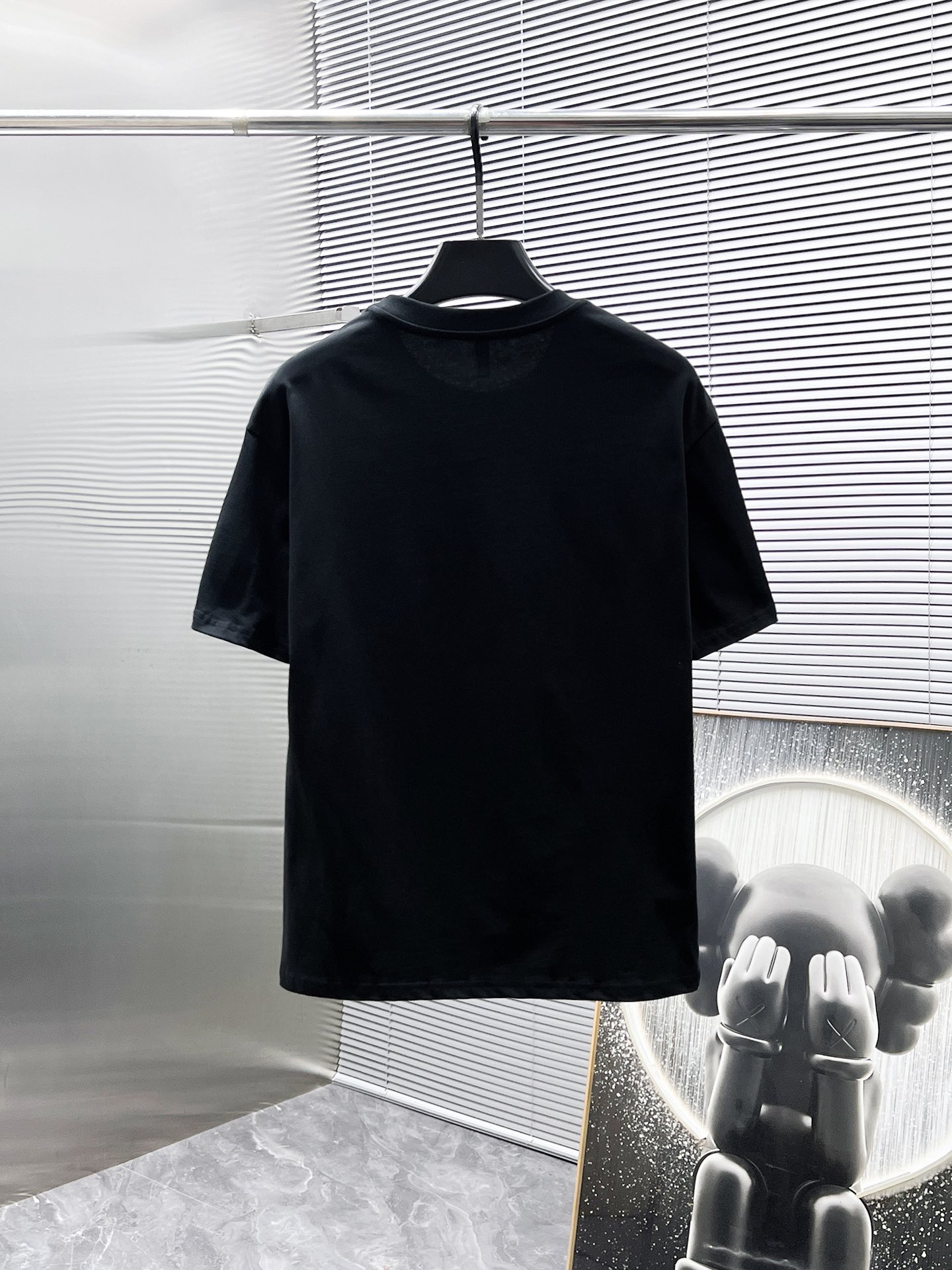 Versace 2025 Summer Men's Black Medusa Logo Short Sleeve Shorts Set 4 i1749742823 5023 2