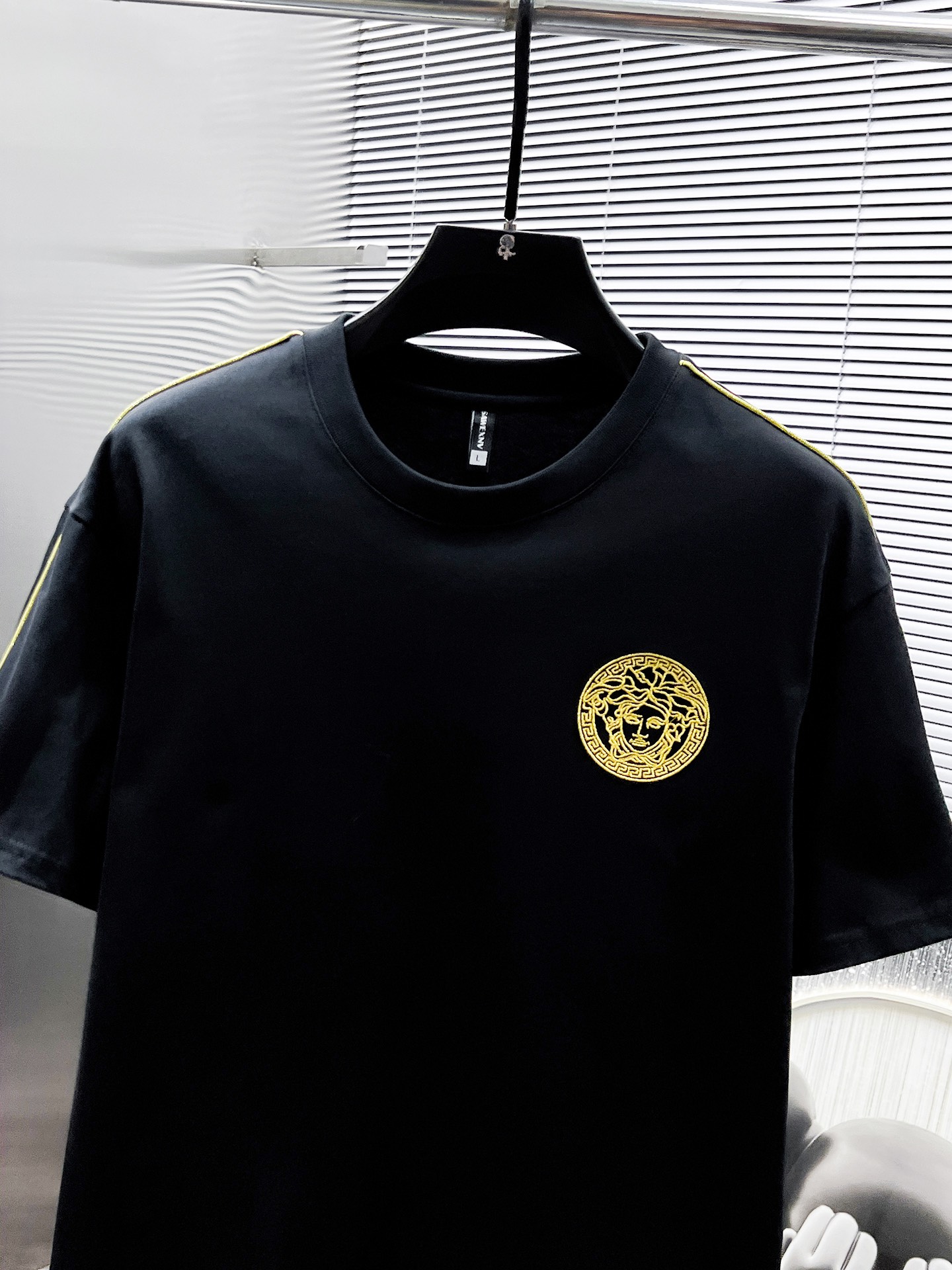 Versace 2025 Summer Men's Black Medusa Logo Short Sleeve Shorts Set 5 i1749742823 5320 3